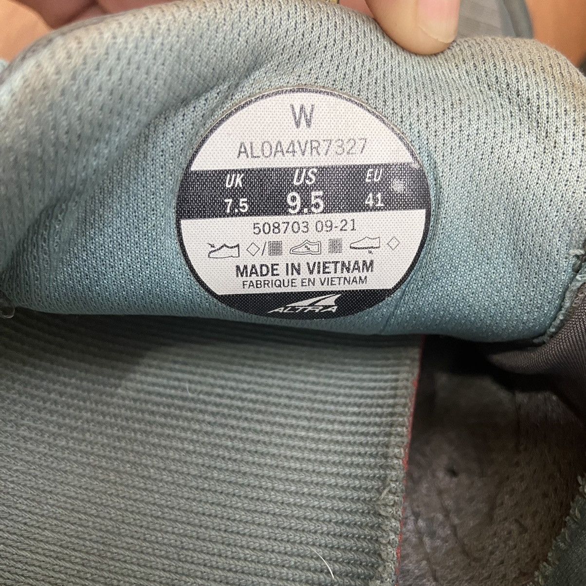 Altra Altra Women’s Logo Distressed Outdoor Running Shoes Size 9.5 Size US 9.5 / IT 39.5 - 7 Thumbnail