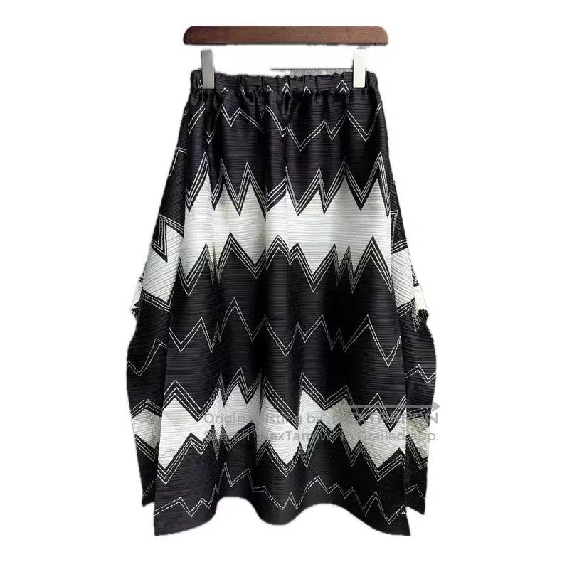 Issey Miyake Issey Miyake size:3 Horizontal Stripe Spring Pleated Midi Size 31" - 1 Thumbnail