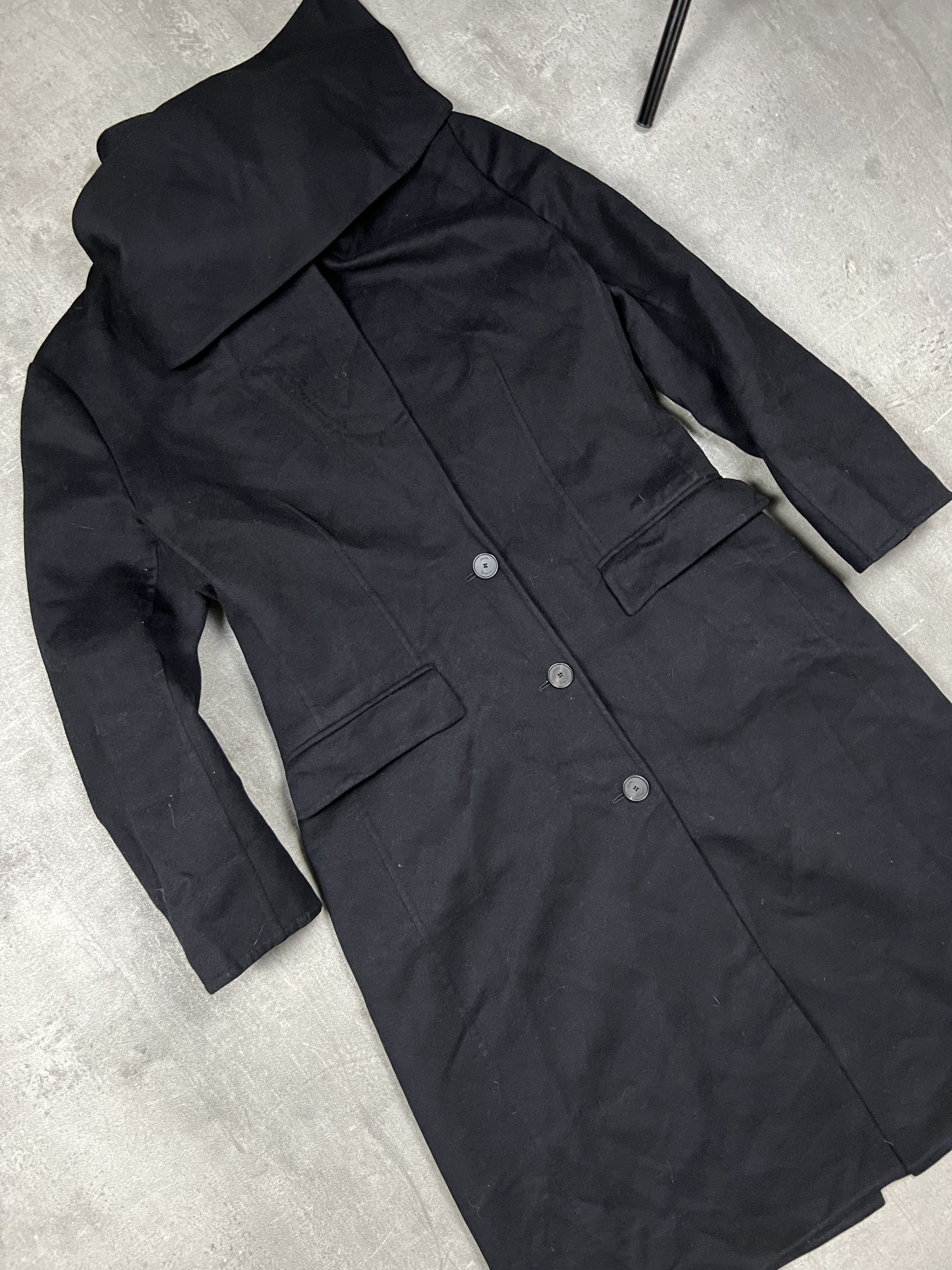 Salvatore Ferragamo salvatore ferragamo coat size M wool legit Size M / US 6-8 / IT 42-44 - 2 Thumbnail