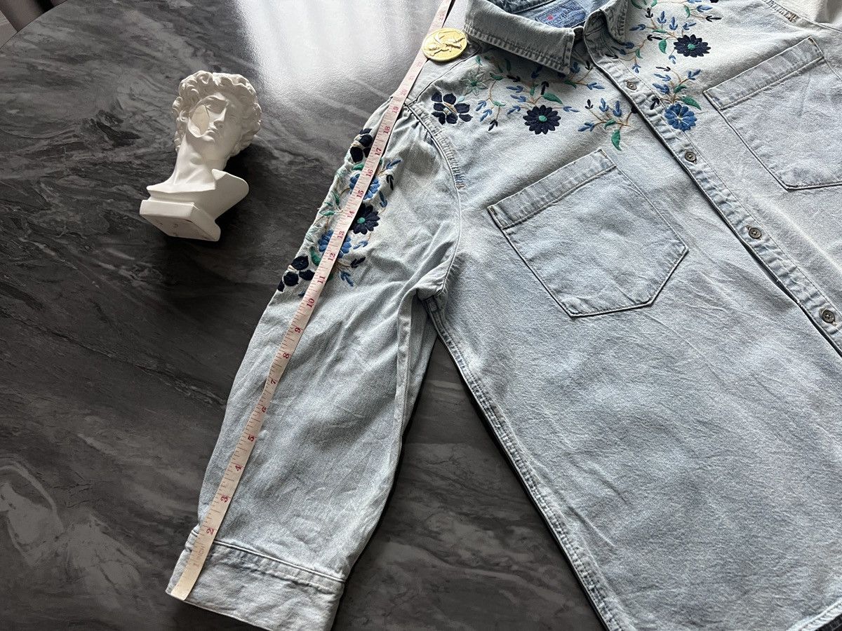Lucky Brand Lucky Brand : Denim Shirt Flower Embroidered Size US XL / EU 56 / 4 - 16 Thumbnail