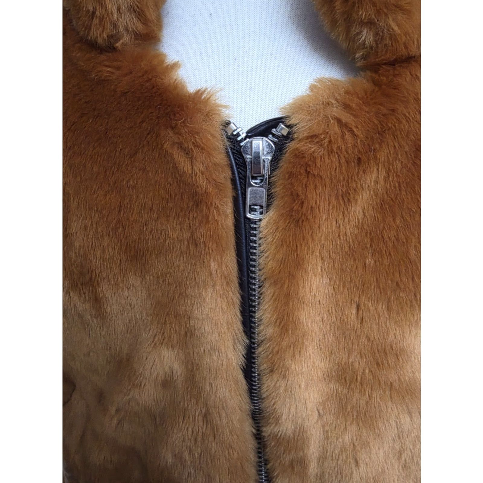 Free People VINTAGE Free People Faux Fur Bomber Jacket Terracotta Women's Small EUC Size S / US 4 / IT 40 - 6 Thumbnail