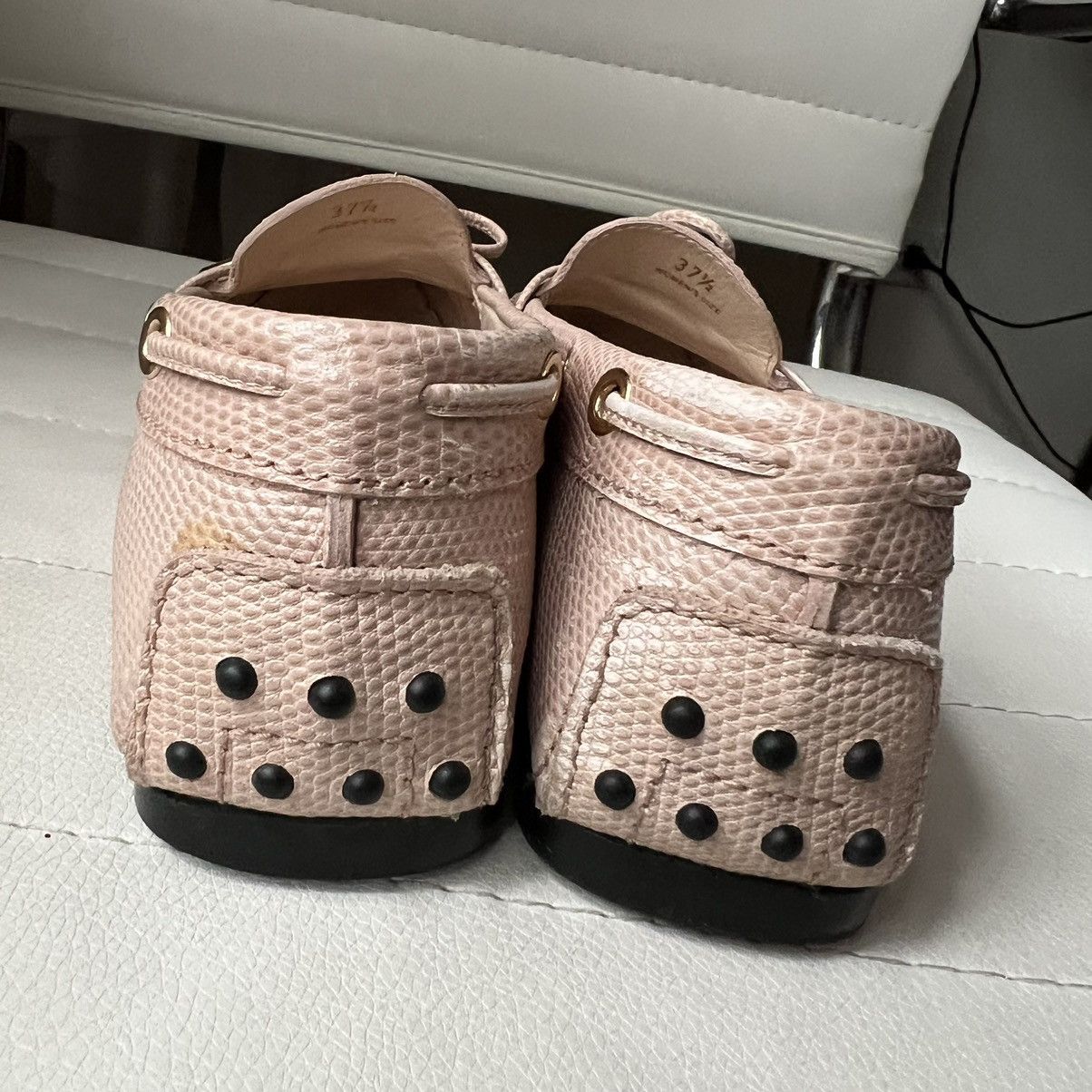 Tod's Tod’s blush pink luxury loafers size 37.5 leather Size US 7.5 / IT 37.5 - 5 Thumbnail