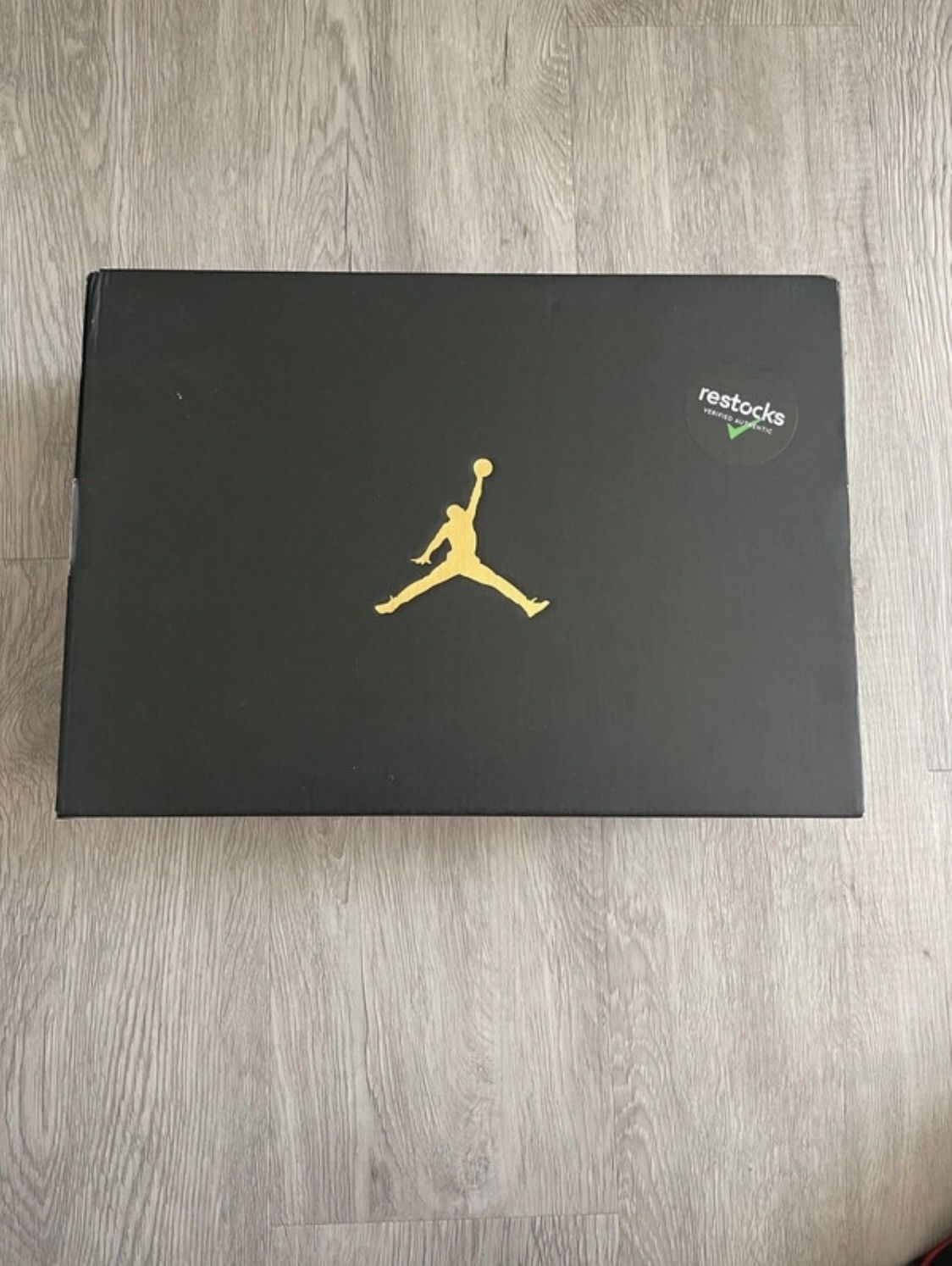 Jordan Brand × Nike Nike Air Jordan 1 Mid Chicago Black Toe Size US 10 / EU 43 - 4 Thumbnail