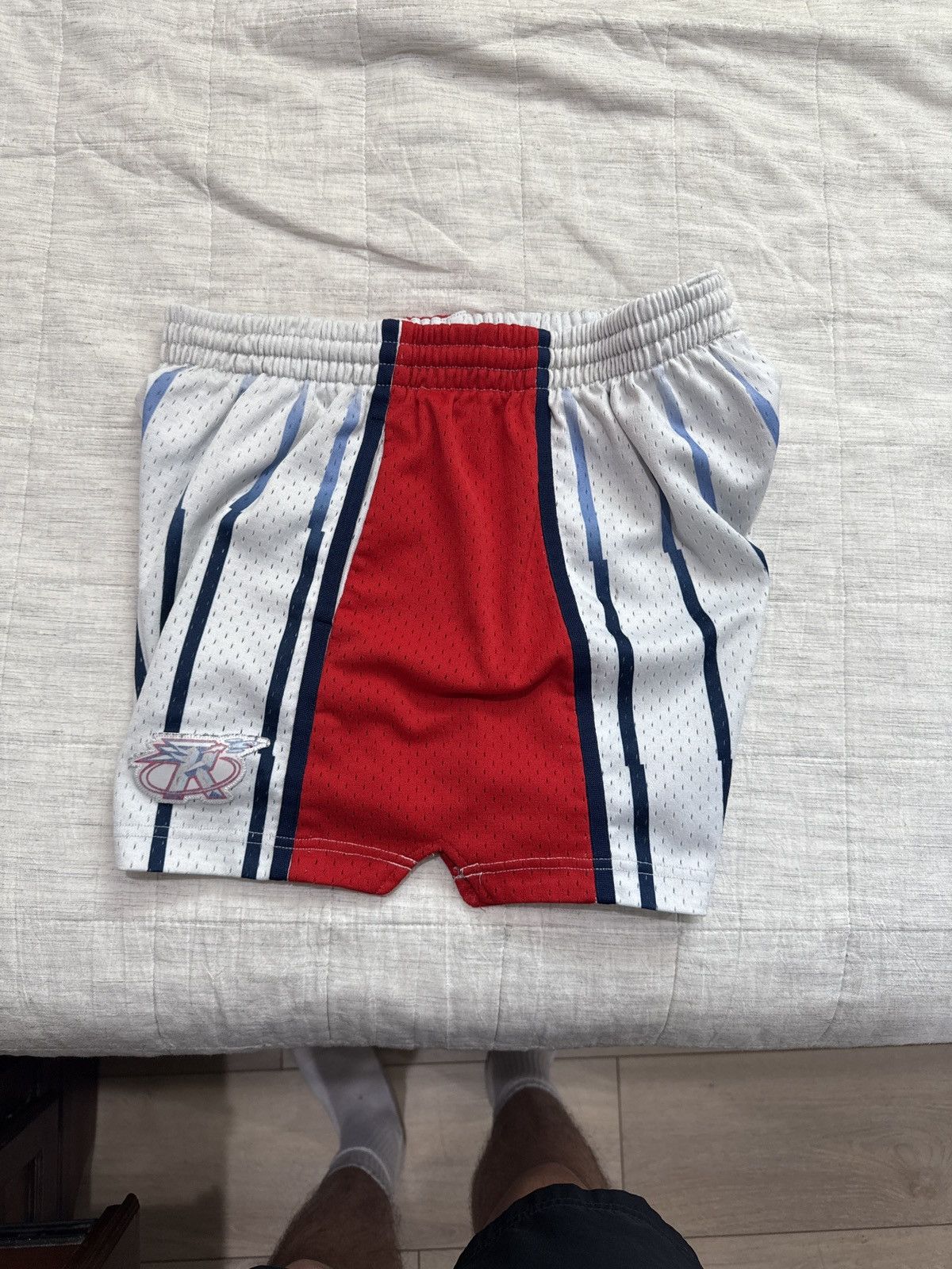 Mitchell & Ness NBA Mitchell & Ness hardwood classic rockets shorts Size US 32 / EU 48 - 3 Thumbnail