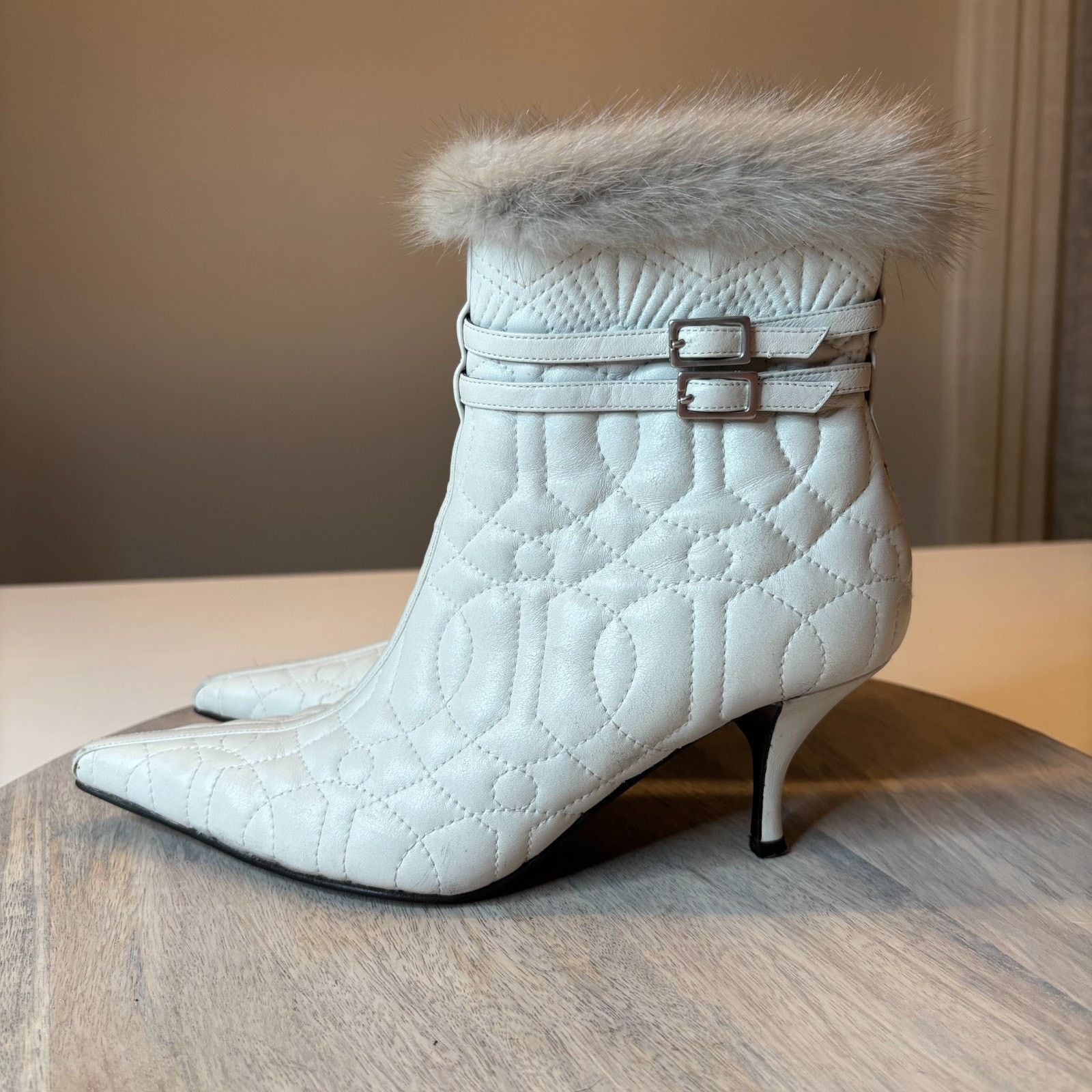 Donald Pliner Donald Pliner White Quilted Leather Rusha Booties Size 6 M Size US 6 / IT 36 - 2 Thumbnail