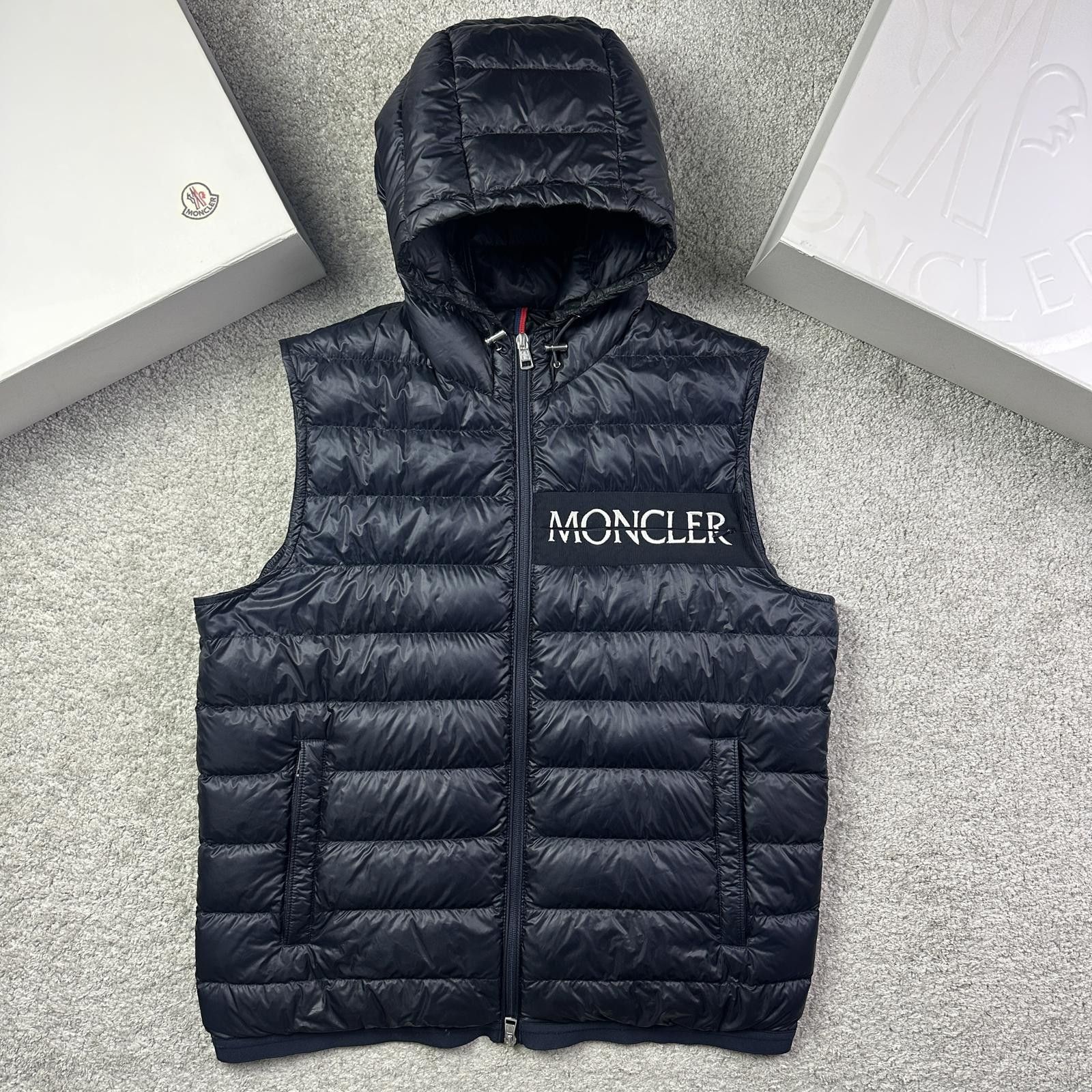 Moncler Laruns - Size 4 (L) - With Receipt