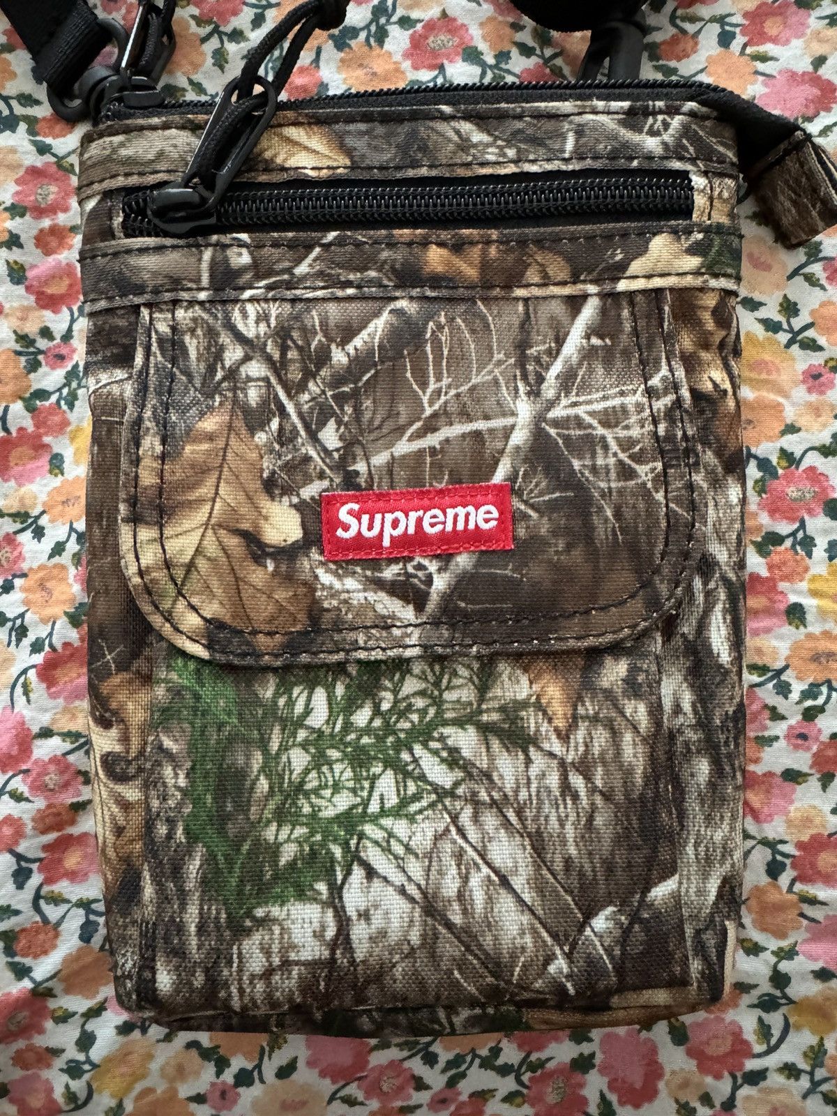 【中古】Supreme shoulder bag real tree camo Supreme - Realtree Camo Small Box Logo Shoulder Bag (FW19