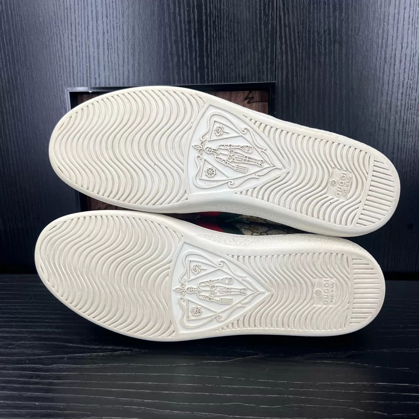 Gucci Gucci Ace Full Print Bee Embroidered Sneaker 43 Size US 10 / EU 43 - 4 Thumbnail
