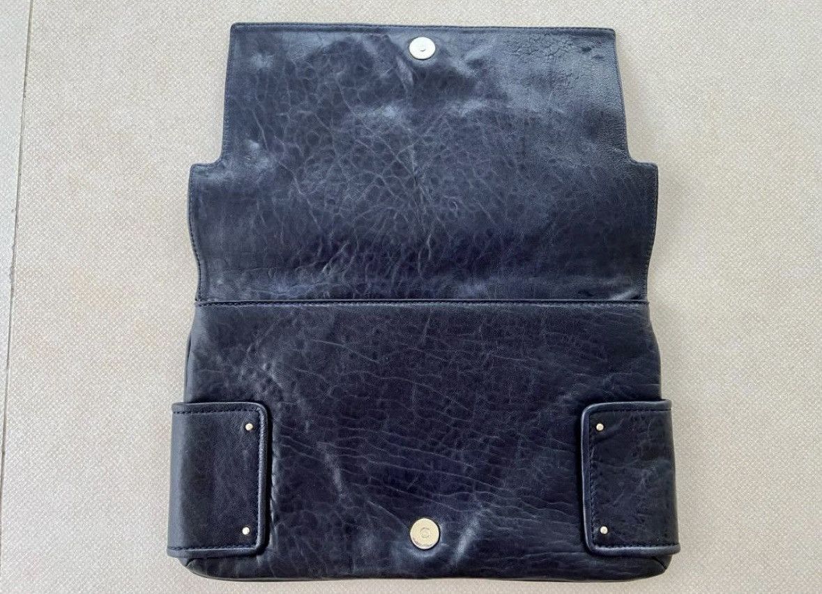 Givenchy Givenchy navy blue leather clutch Size ONE SIZE - 4 Thumbnail