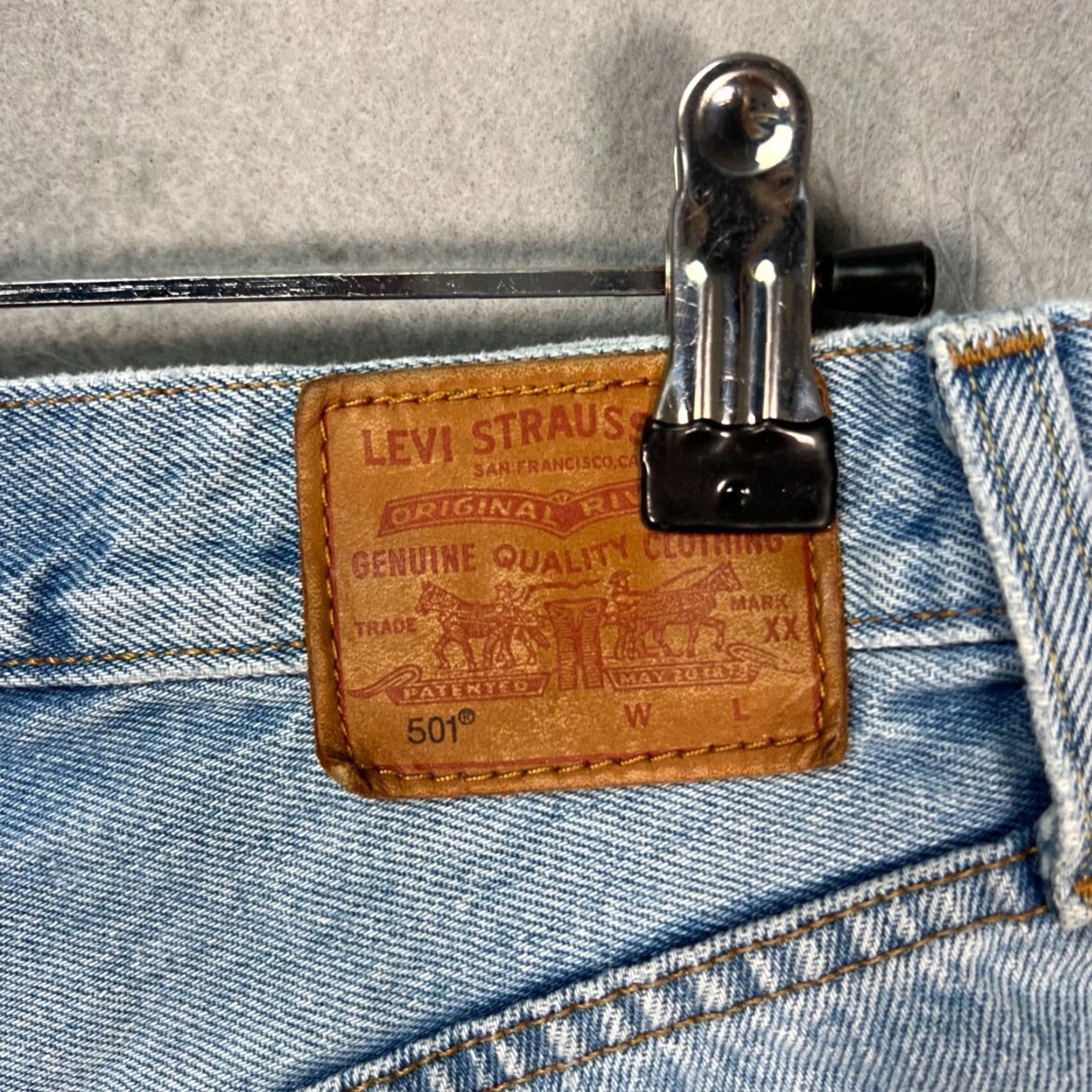 Levi's Levi's 501 Womens Size 24 High-Waisted Distressed Light-Wash Denim Shorts Blue Light Denim Shorts Women 501 Size 42" / US 20 - 3 Thumbnail