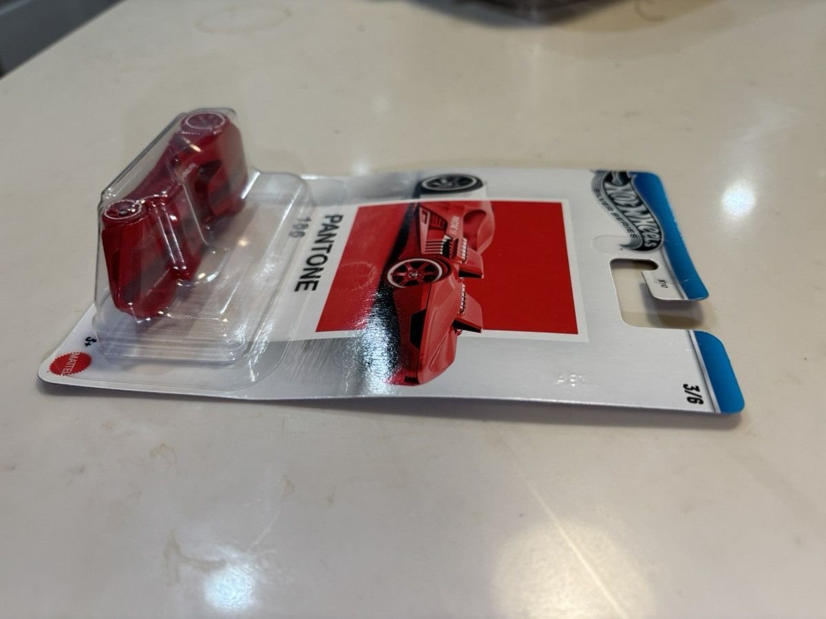 Other Pantone™ x Hotwheel “Twinmill III” 186 Size ONE SIZE - 2 Thumbnail