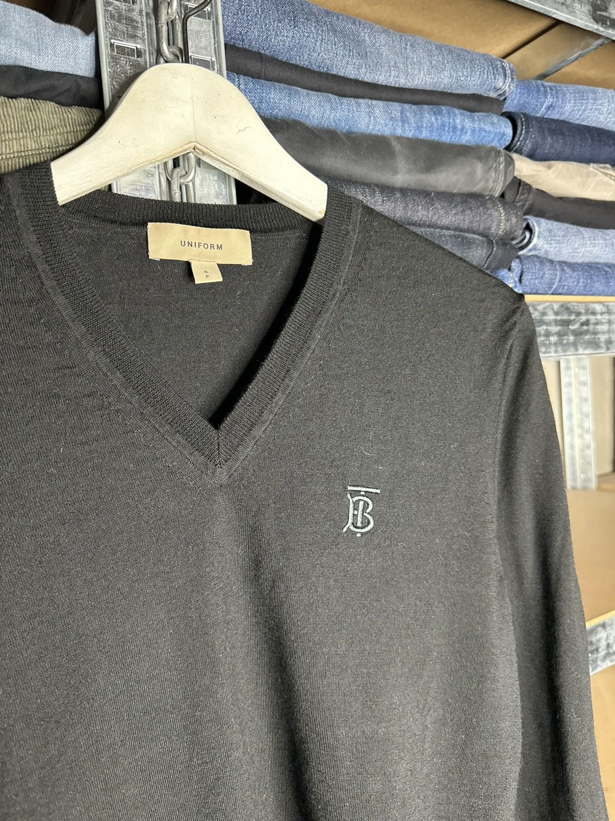Burberry Burberry Uniform Logo TB V-Neck Wool Sweater Size S Size S / US 4 / IT 40 - 2 Thumbnail