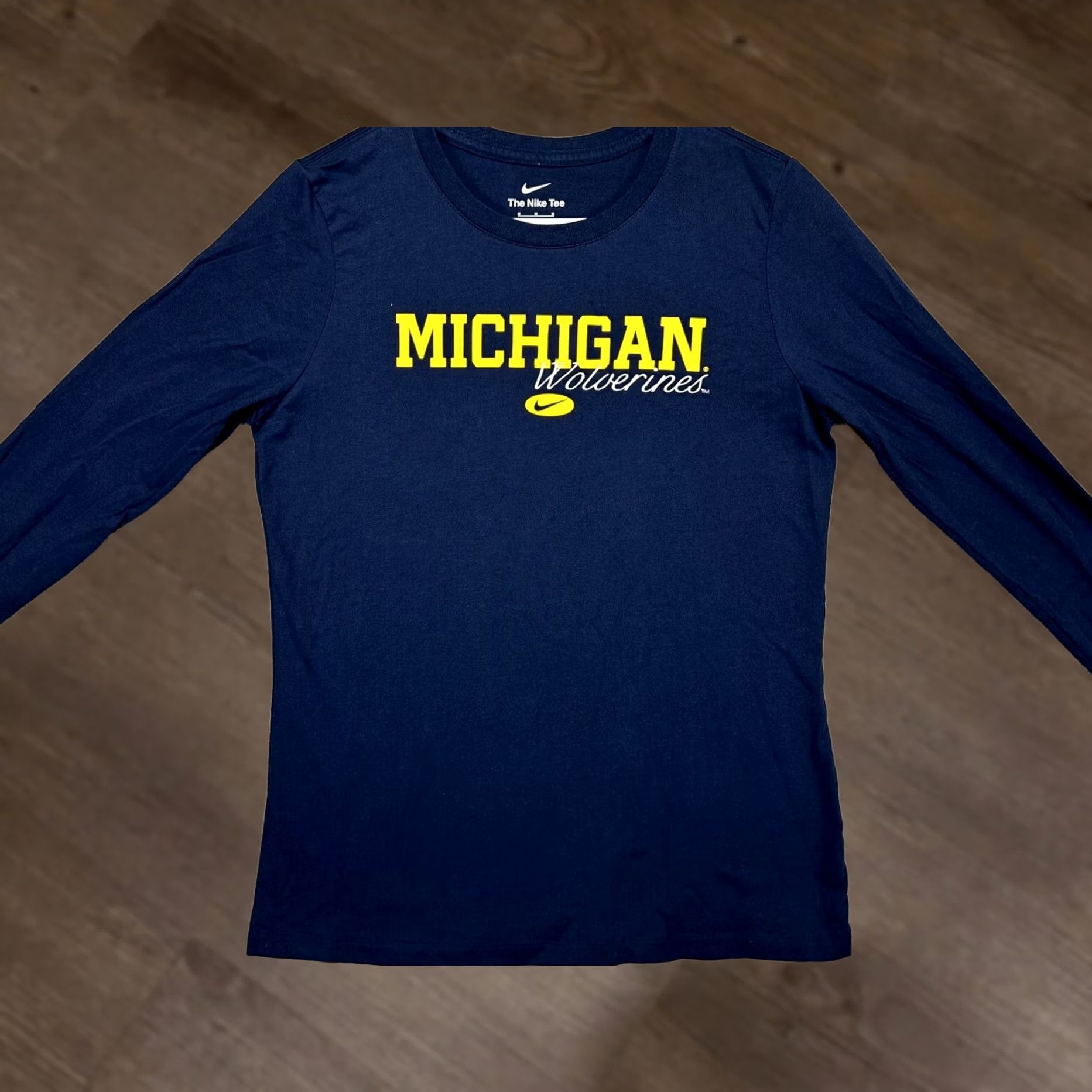 Nike VINTAGE? Not Vintage. Michigan Wolverines Nike Tee Sweatshirt Crew Neck Women Medium Navy Blue Sweatshirt Crew Neck Nike Tee Size M / US 6-8 / IT 42-44 - 1 Thumbnail