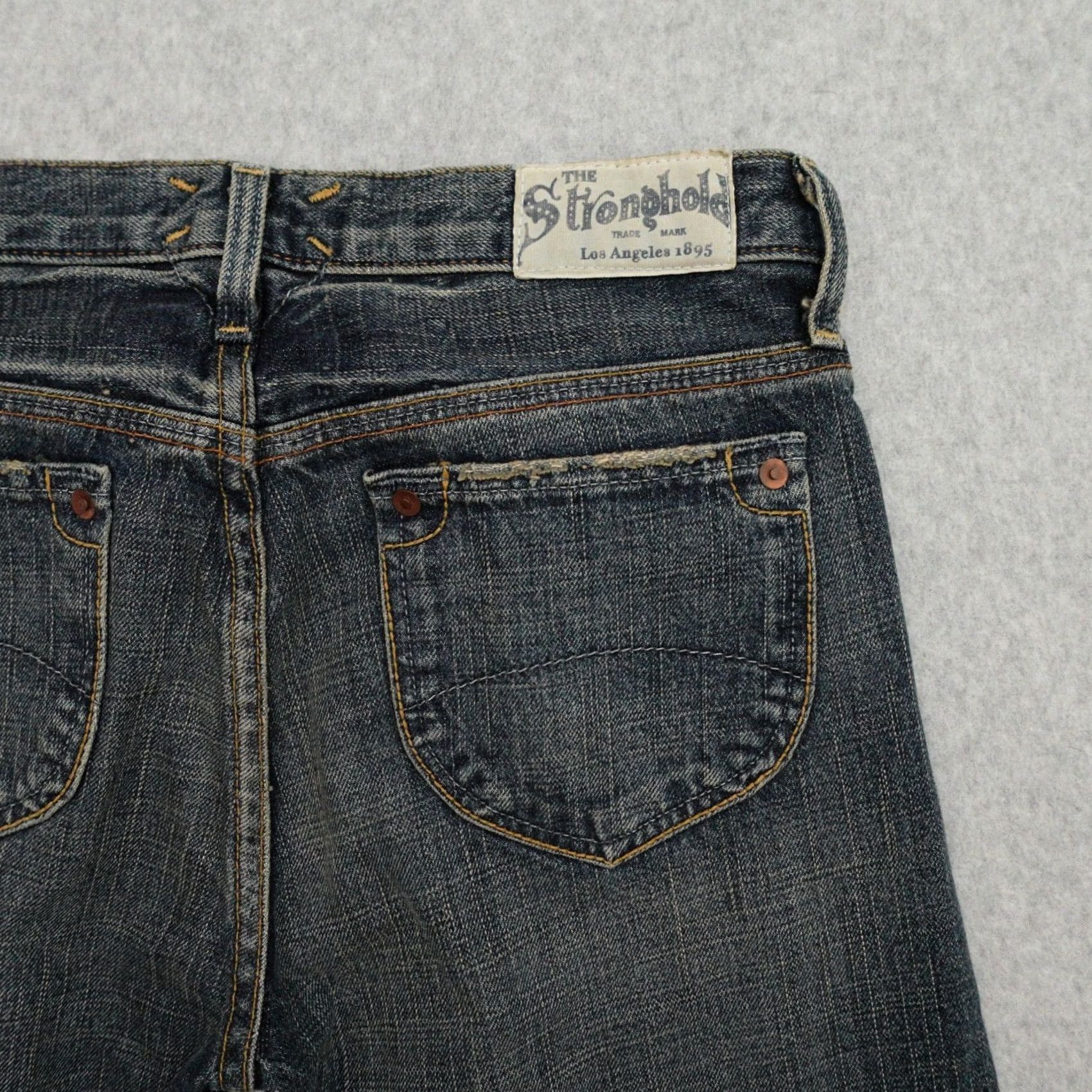 Vintage Stronghold Jeans Womens 25x25 Denim Button Fly Selvage Made In USA Blue 25x25 USA Selvage Jeans Womens size 25x25 Distressed? Size 42" / US 20 - 5 Thumbnail