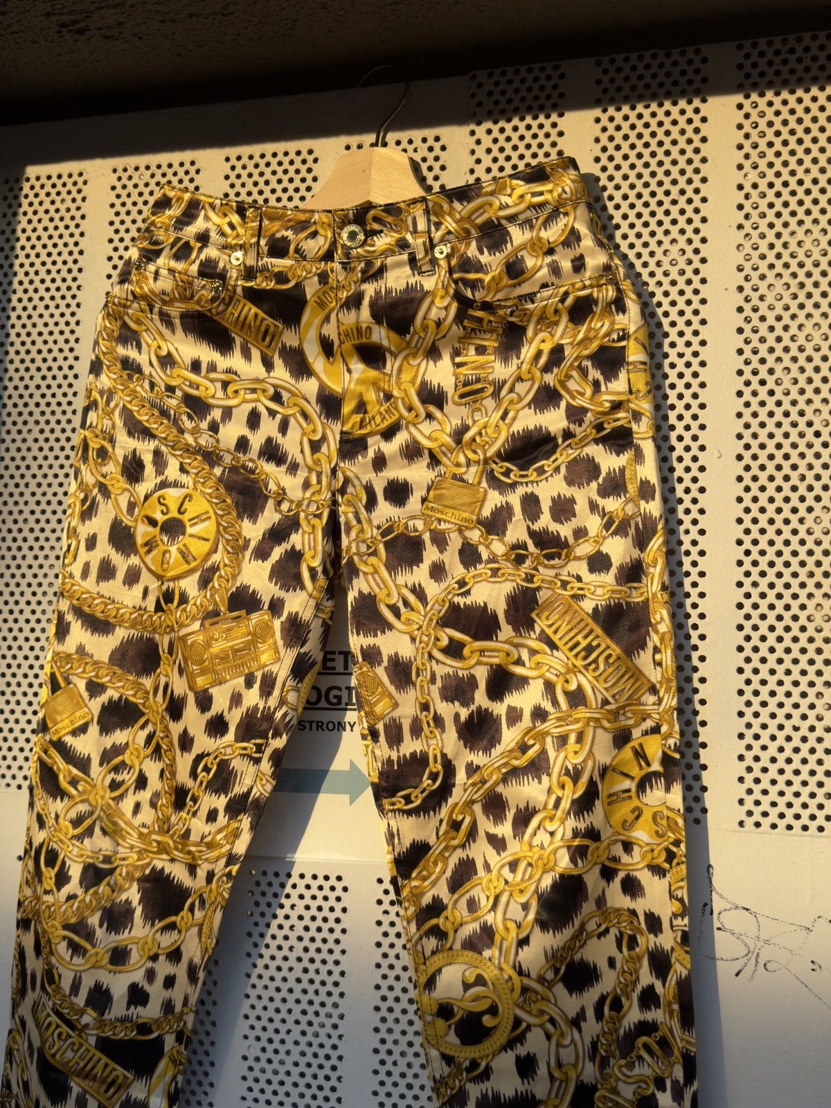 H&M × Moschino MOSCHINO H&M Women's Gold Chain Iconic Pants Size 36 US 4 Size 27" / US 4 / IT 40 - 2 Thumbnail