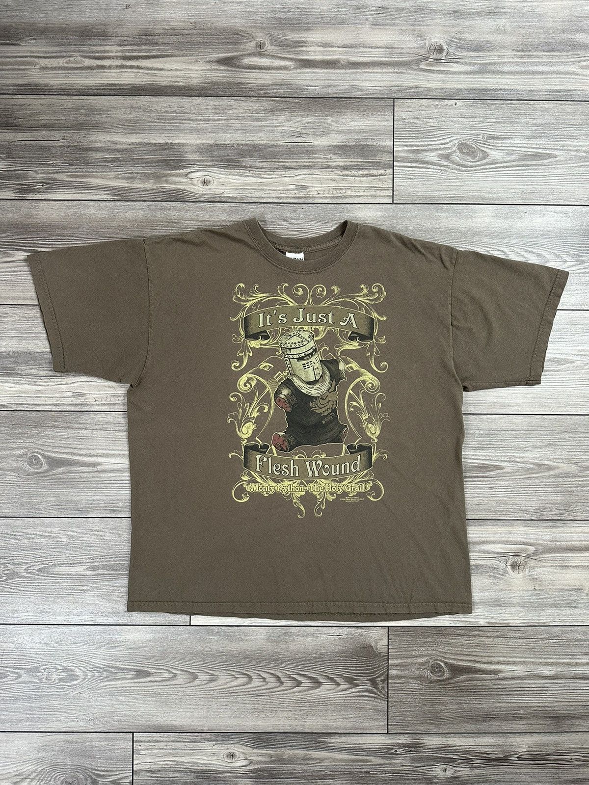 Vintage Y2K Monty Python The Holy Grail Flesh Wound T Shirt Size US XL / EU 56 / 4 - 1 Thumbnail