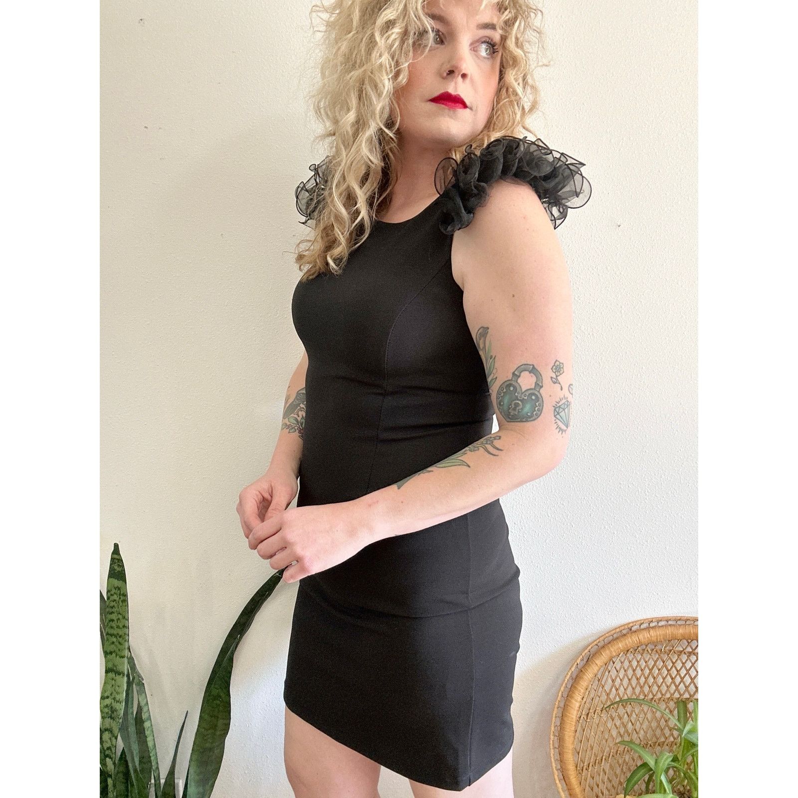 Other NWT Glamour Puff Shoulder Black Cocktail Dress size 6 Size M / US 6-8 / IT 42-44 - 4 Thumbnail