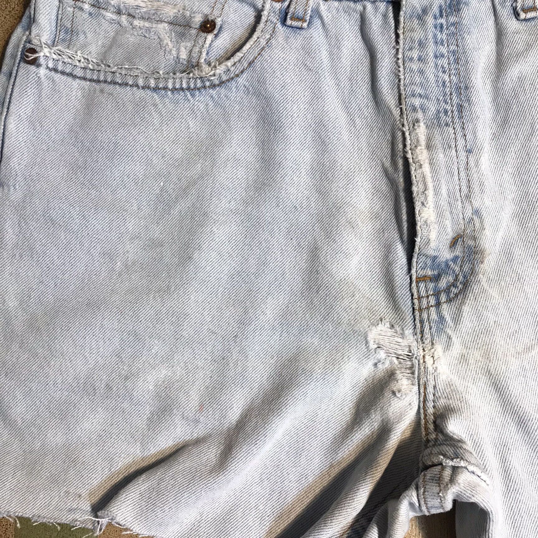 Levi's VINTAGE Levi's 550 Shorts Womens 32 Denim Cut-Off 90s Distressed Blue Jeans USA 5-Pocket Womens Mens Size 24" / US 00 / IT 34 - 6 Thumbnail