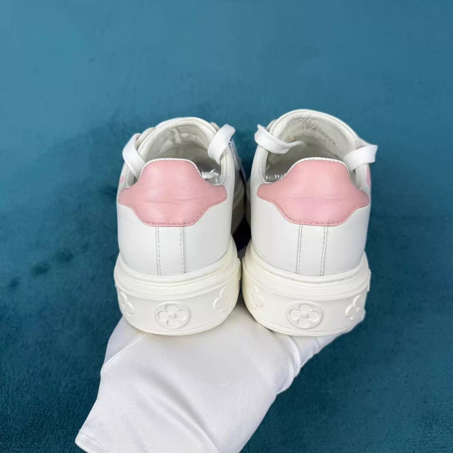 Louis Vuitton LV Time Out Cowhide Low-Top Sneaker White & Pink 35 Size US 4.5 / IT 34.5 - 4 Thumbnail