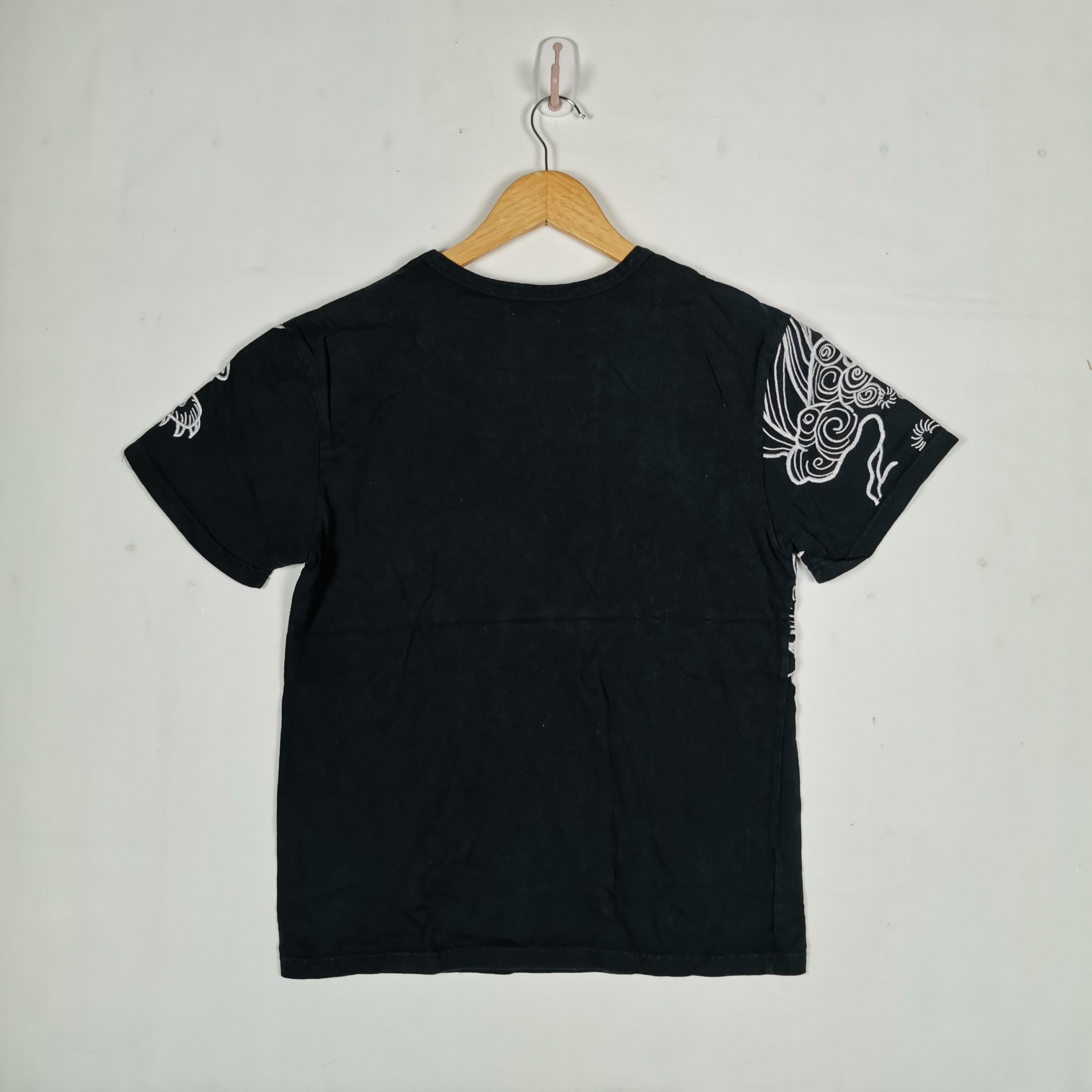 Japanese Brand Vintage Y2K Japanese Dragon T-Shirt Embroidery Crewneck Tees Size S / US 4 / IT 40 - 2 Thumbnail