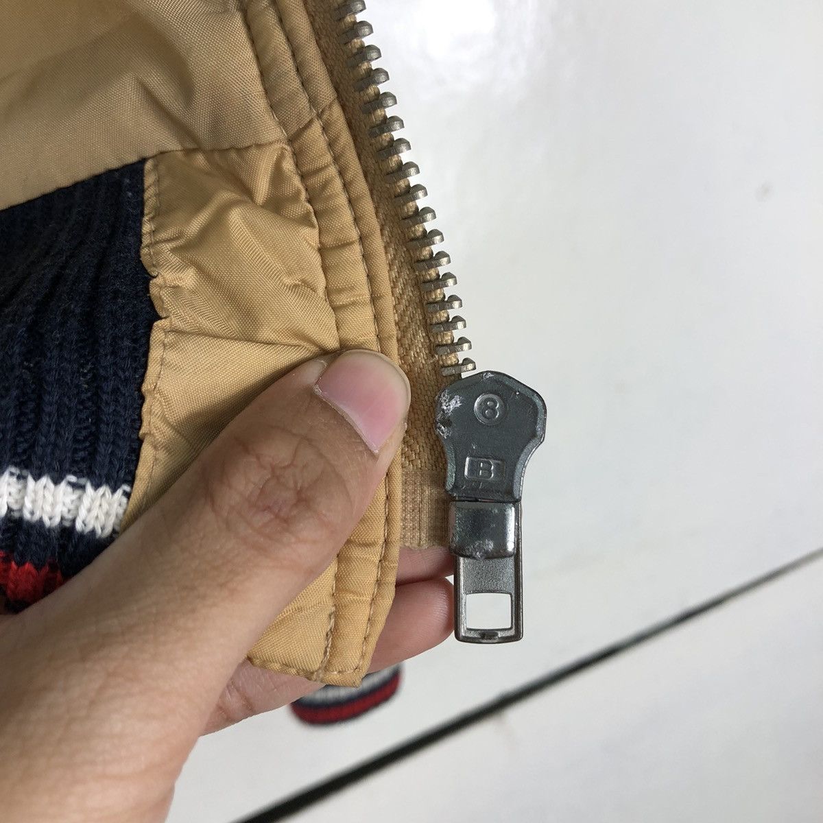 Japanese Brand 🔥Vtg Cropped Bomber Jacket Tommy Hilfiger Girl Size US M / EU 48-50 / 2 - 15 Thumbnail
