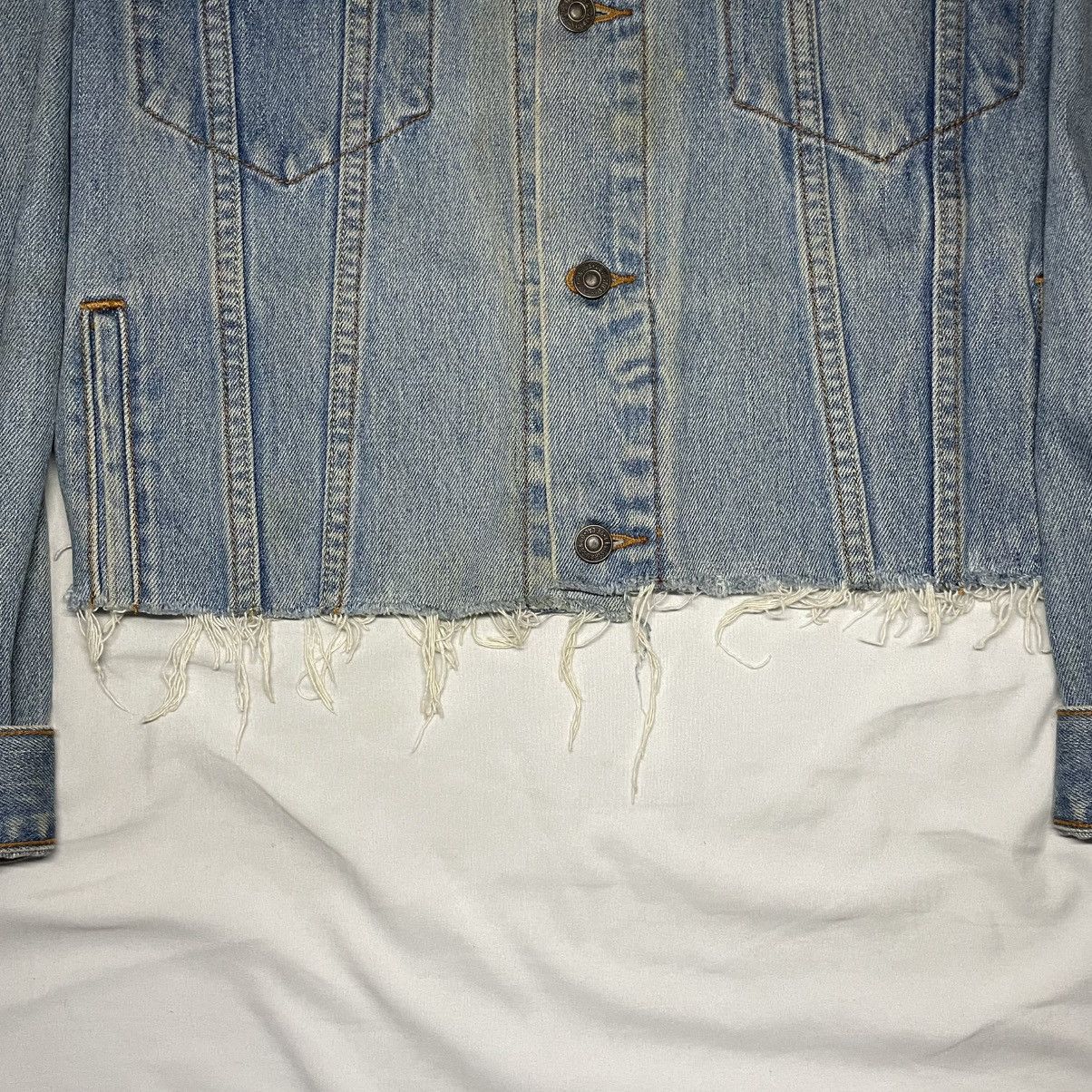 Levi's Vintage Levi’s Denim Jacket Distressed Size US L / EU 52-54 / 3 - 4 Thumbnail