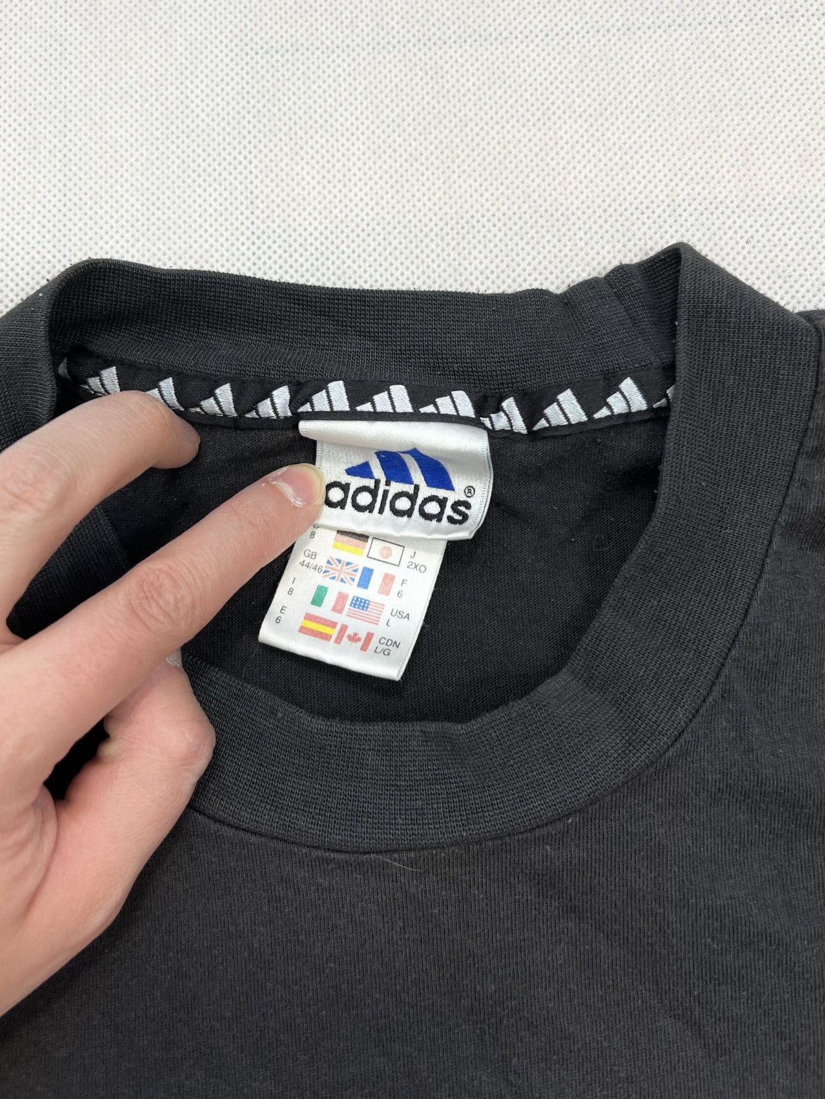Adidas × Vintage Tshirt Adidas Center Logo Vintage 90’s Size US L / EU 52-54 / 3 - 3 Thumbnail