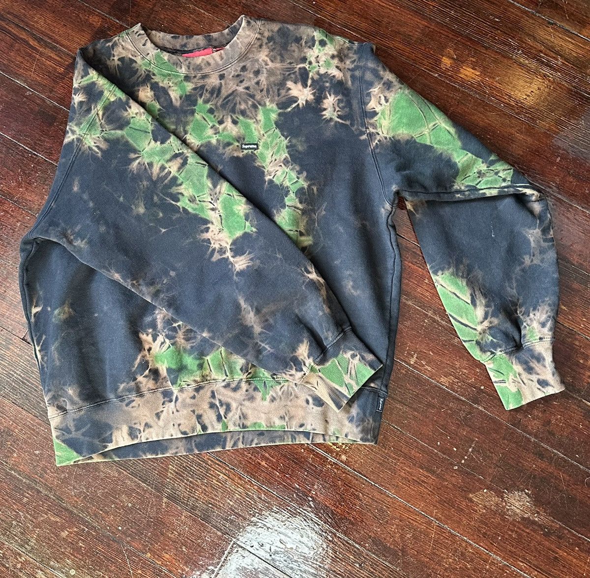 Supreme SUPREME FW25 SMALL BOX CREWNECK CAMO SMALL BLEACHED Size US S / EU 44-46 / 1 - 1 Thumbnail