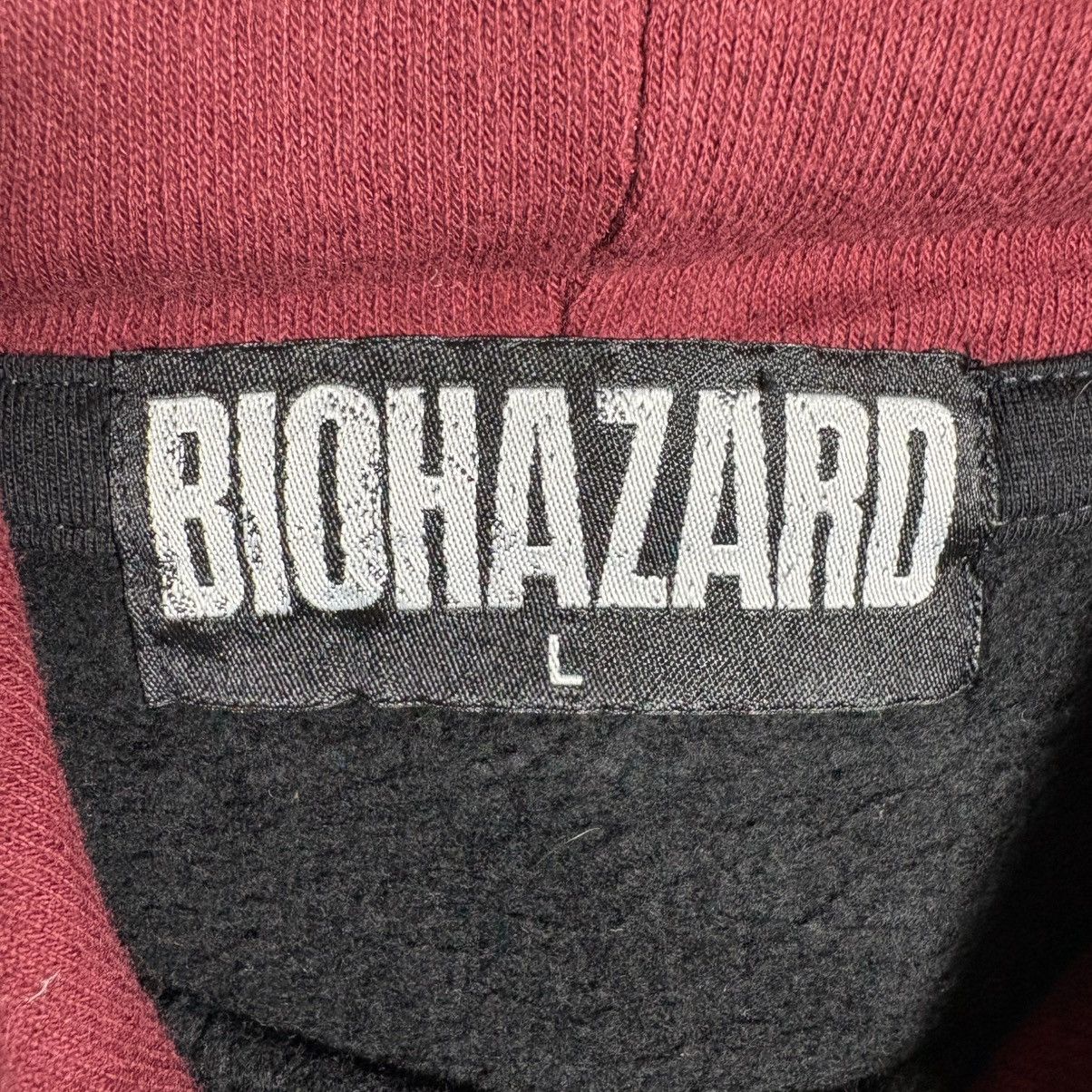 Playstation Vintage Resident Evil Biohazard Umbrella Capcom Game Hoodie Size US L / EU 52-54 / 3 - 6 Thumbnail