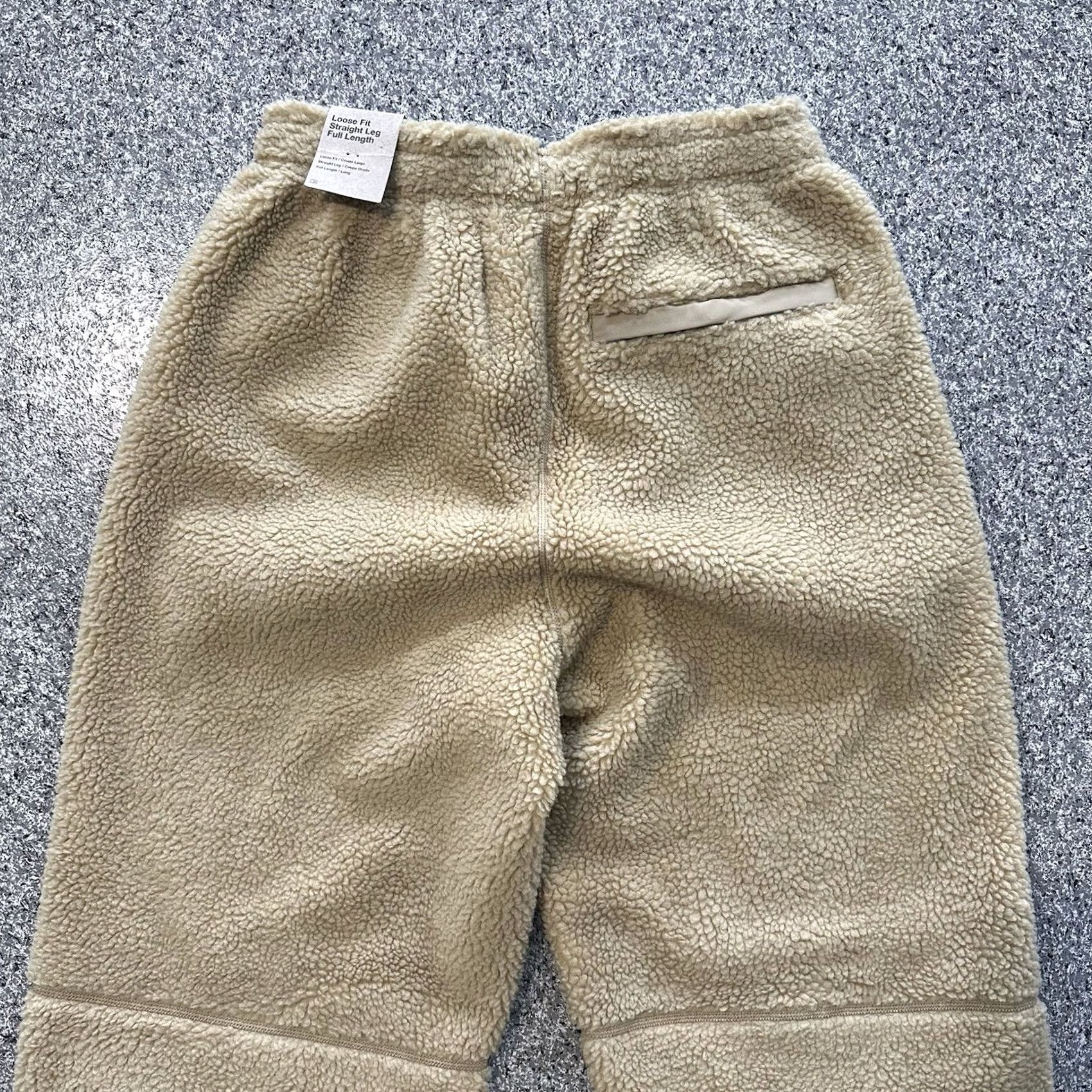 Nike Nike ACG Pants 2XL Therma Fit Windproof Sherpa Fleece Beige FFV8827 Womens? Size US 39 - 5 Thumbnail