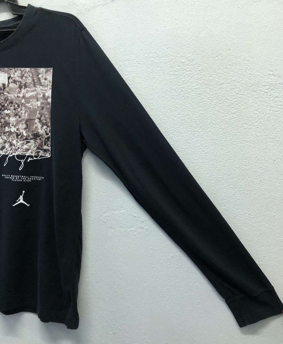 Vintage Vintage Air Jordan Dri-Fit Long Sleeve T-Shirt Size US XL / EU 56 / 4 - 5 Thumbnail