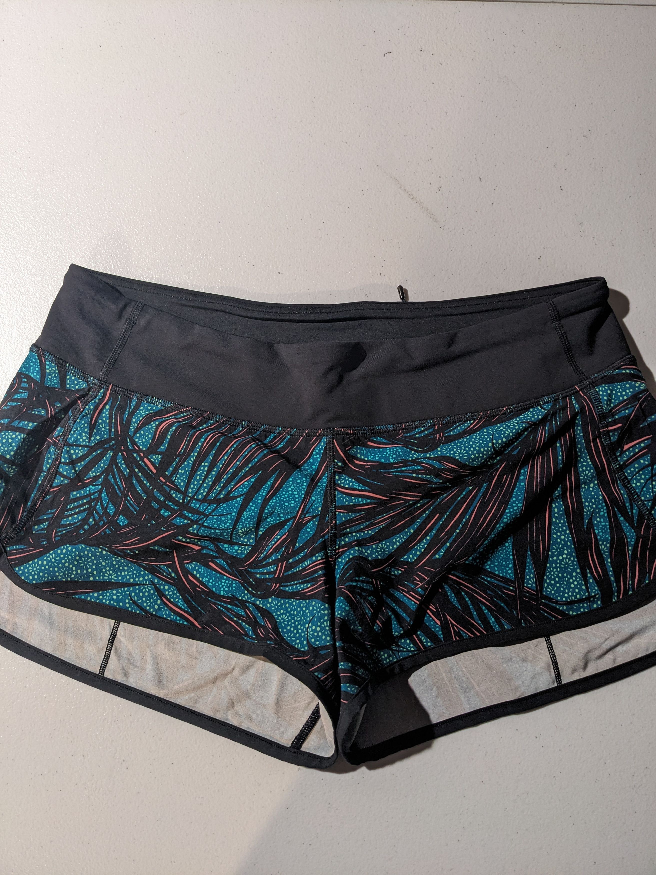 Designer × Lululemon Lululemon Athletica Size 10 Tropical Run Speed Up Shorts Size 36" / US 14 / IT 50 - 1 Thumbnail