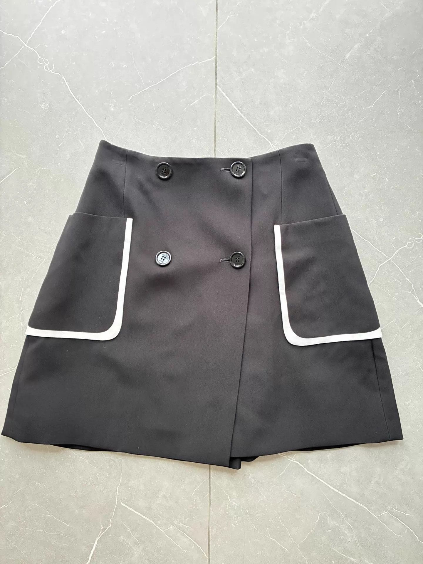 Fendi Fendi Black Double-Breasted A-Line Skirt Size 40 White Trim Size S / US 4 / IT 40 - 1 Thumbnail