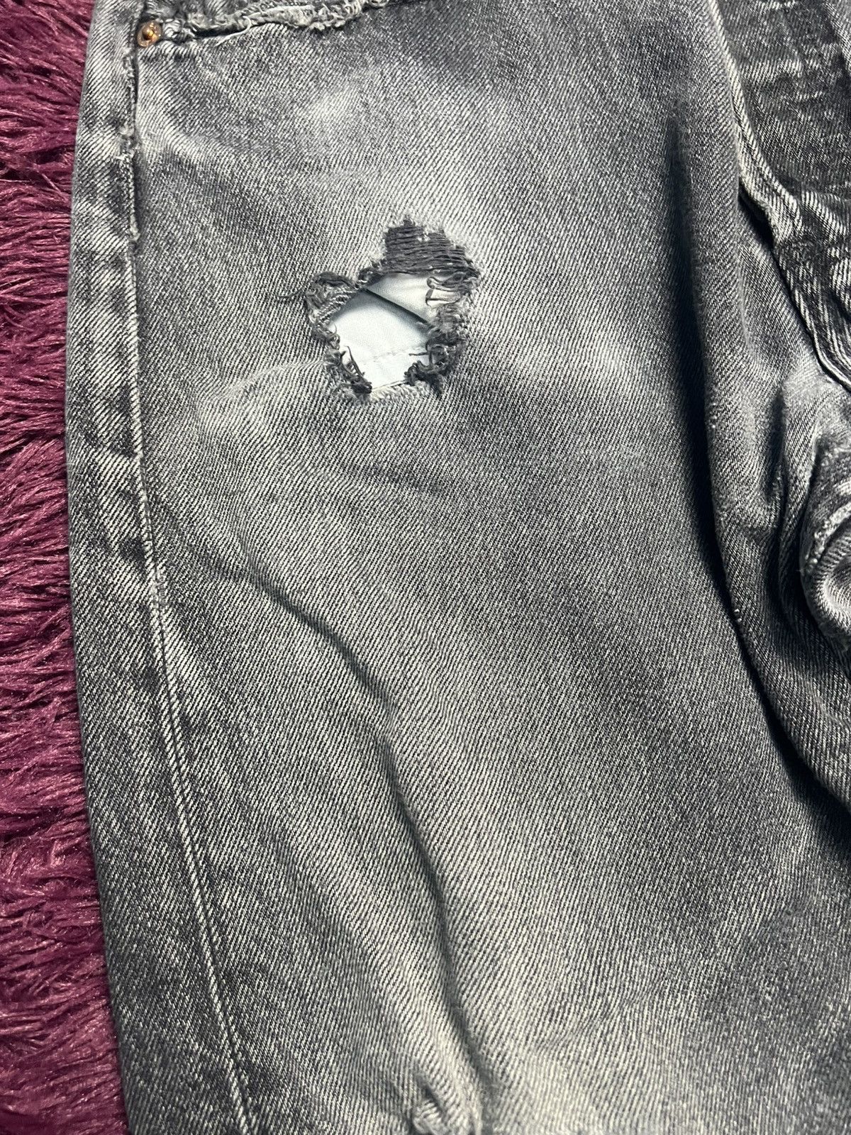 Levi's Vintage 90s Levi's 501 Distressed Denim Jeans (45) Size US 33 - 6 Thumbnail