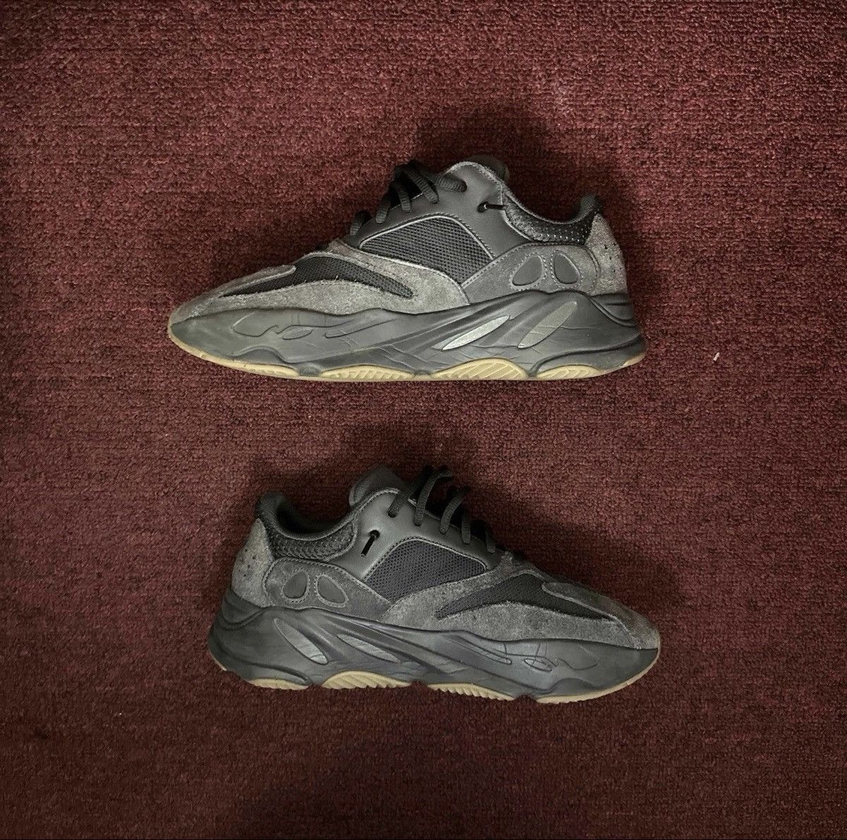 Yeezy Yeezy 700 ‘Utility Black’ 2023 Size US 10.5 / EU 43-44 - 2 Thumbnail