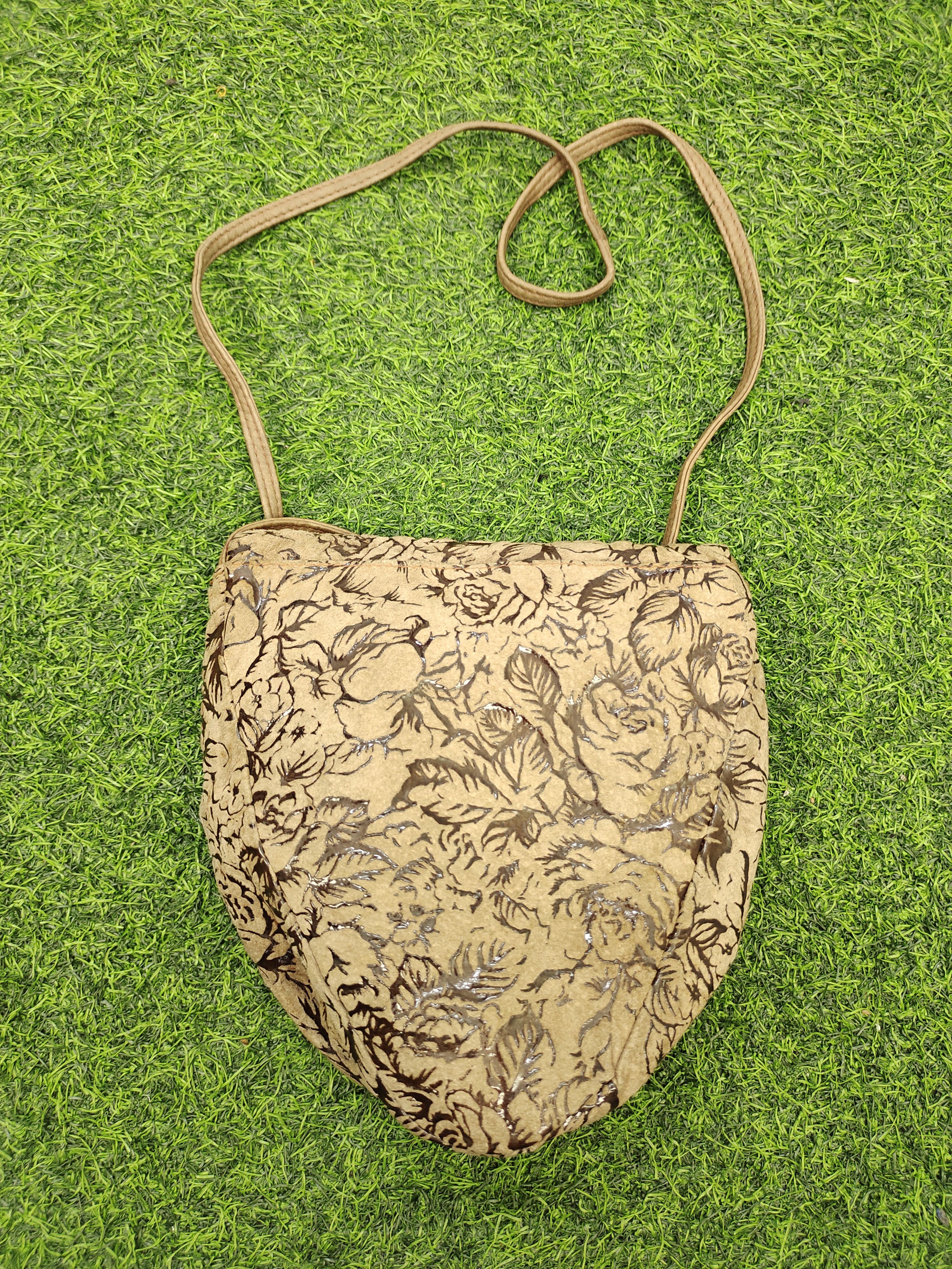 Vintage Vintage Brissafari Italy Floral Patina Leather Shoulder Bag Size ONE SIZE - 5 Thumbnail