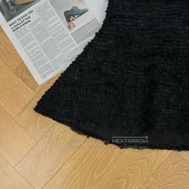 Chanel Chanel Black Women's Skirt in Size S . Size 23" - 5 Thumbnail