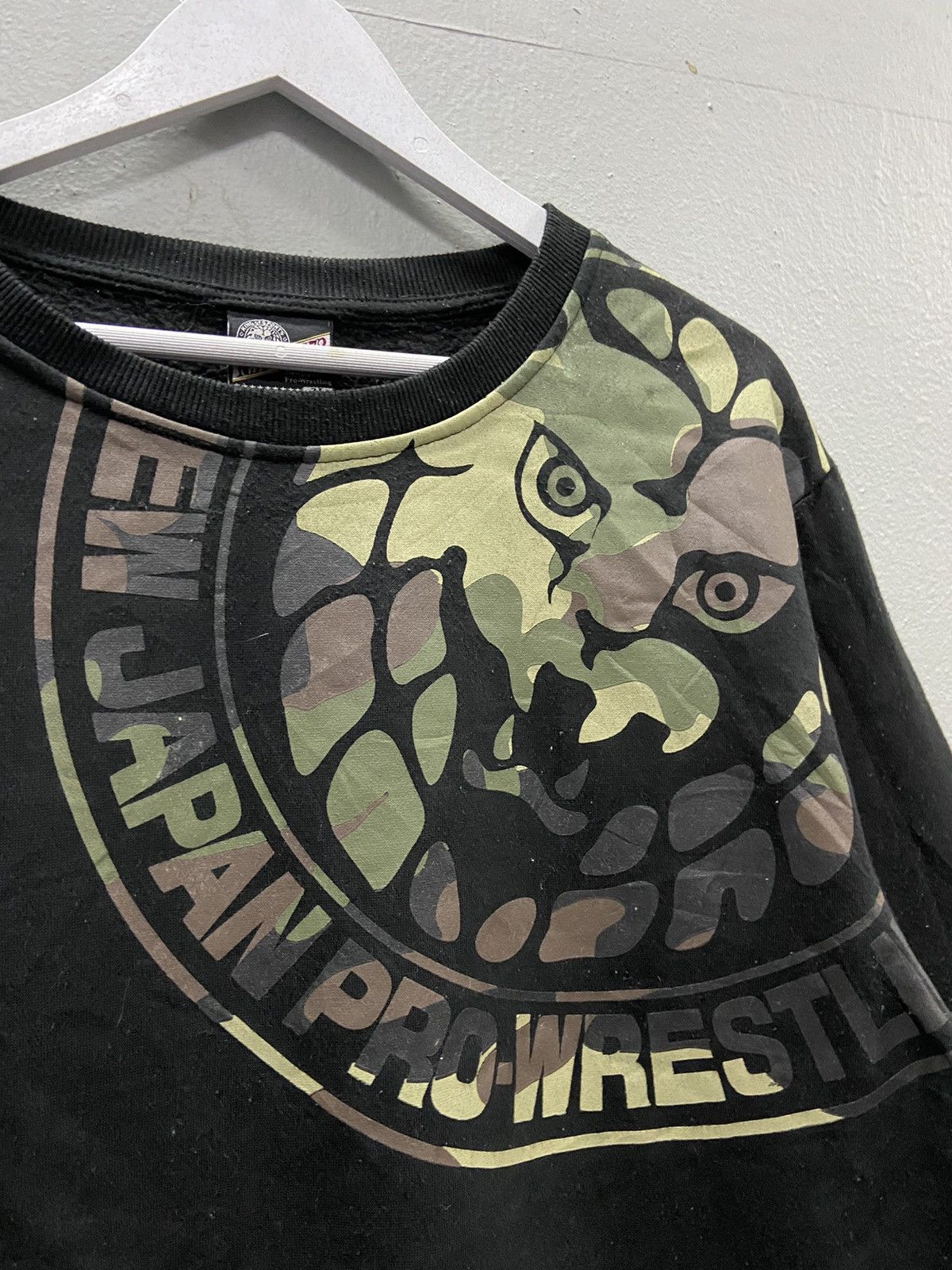 Japanese Brand NJPW NEW JAPAN PRO WRESTLING CAMO CREWNECK SWEATSHIRT Size US L / EU 52-54 / 3 - 3 Thumbnail