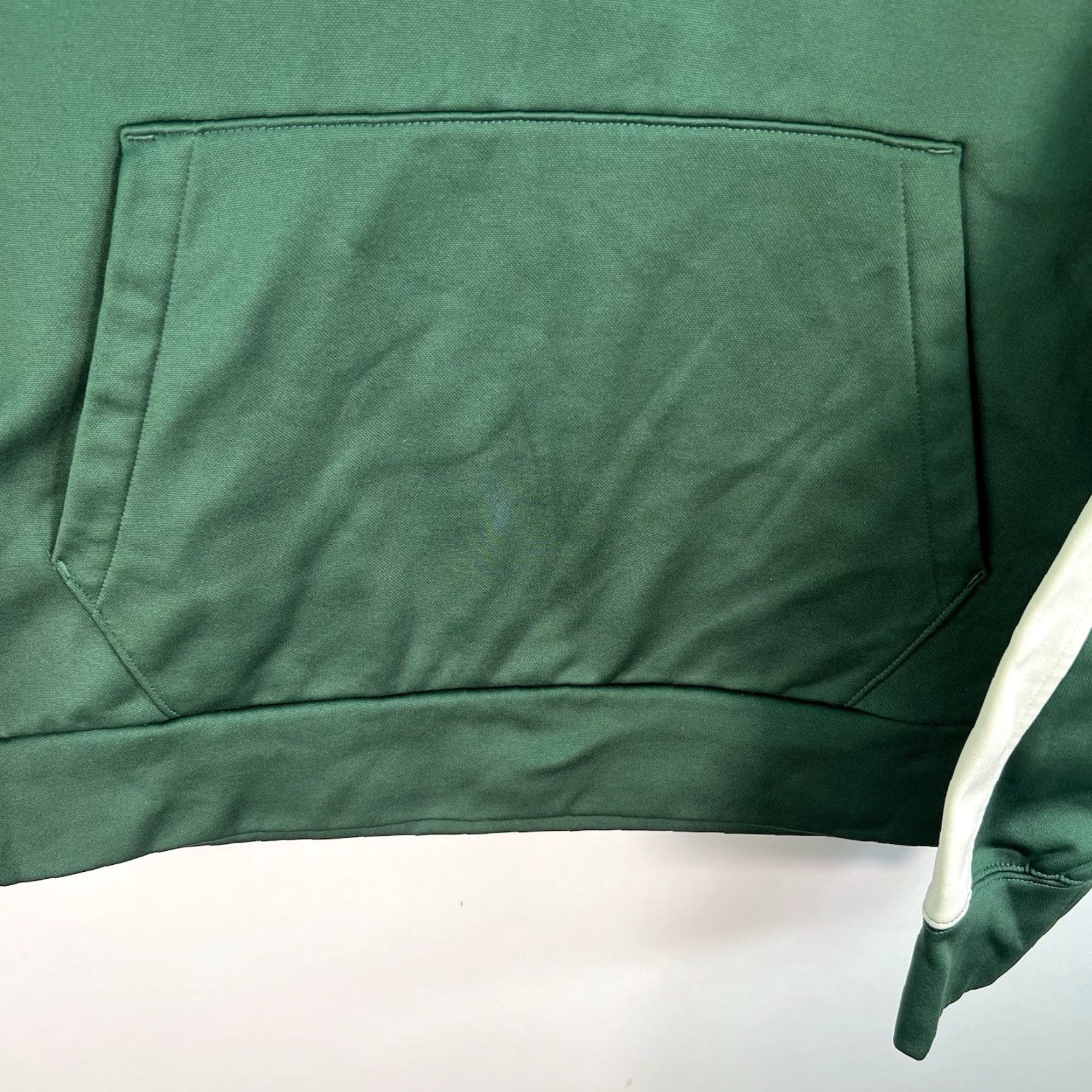 Nike Vintage Nike Milwaukee Bucks NBA Hooded Sweatshirt Adult Size L Green Therma-Fit Size US L / EU 52-54 / 3 - 6 Thumbnail