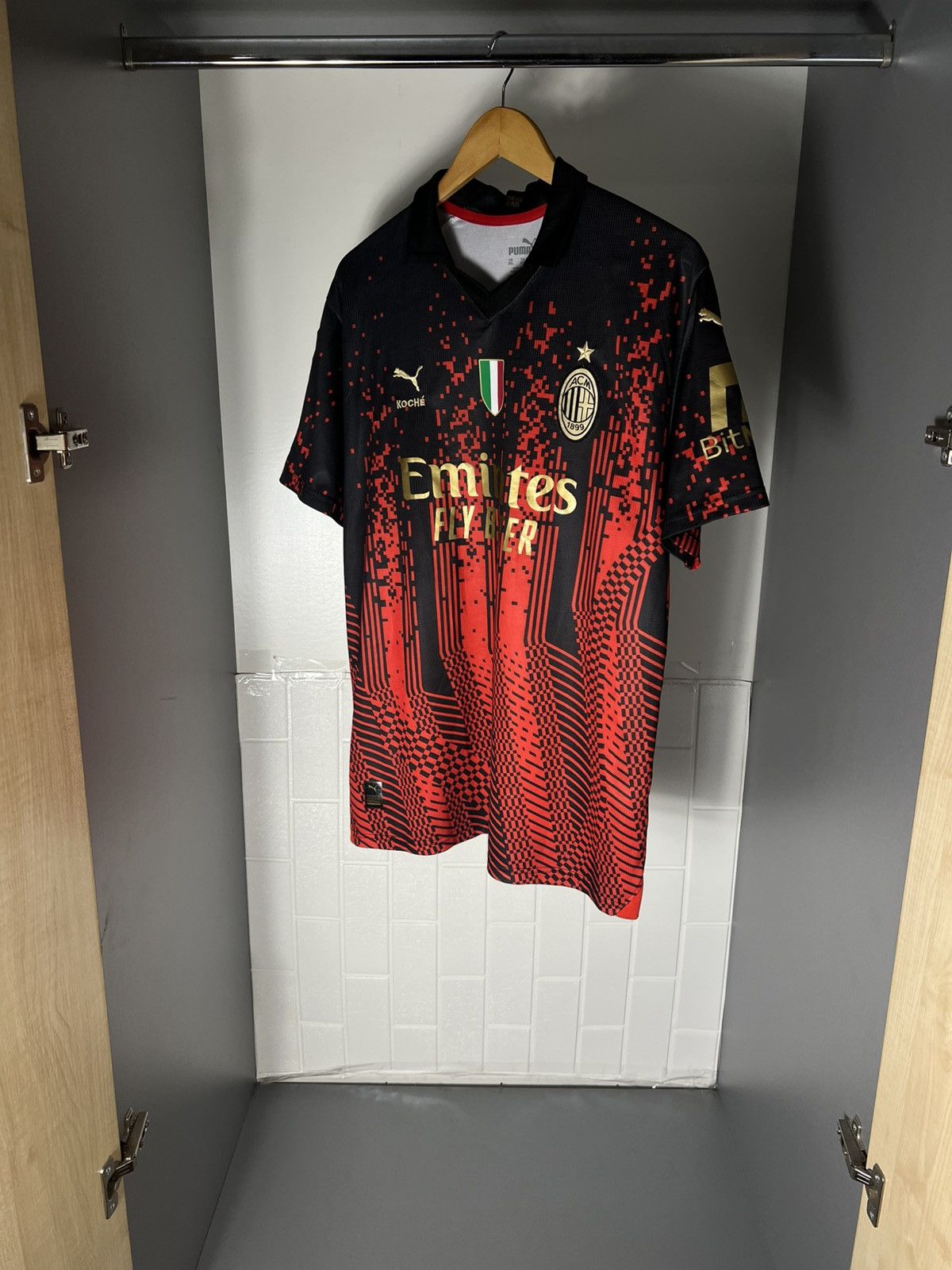Puma VINTAGE PUMA FC MILAN ITALY SOCCER JERSEY RETRO BLOKE Y2K Size US XXL / EU 58 / 5 - 4 Thumbnail