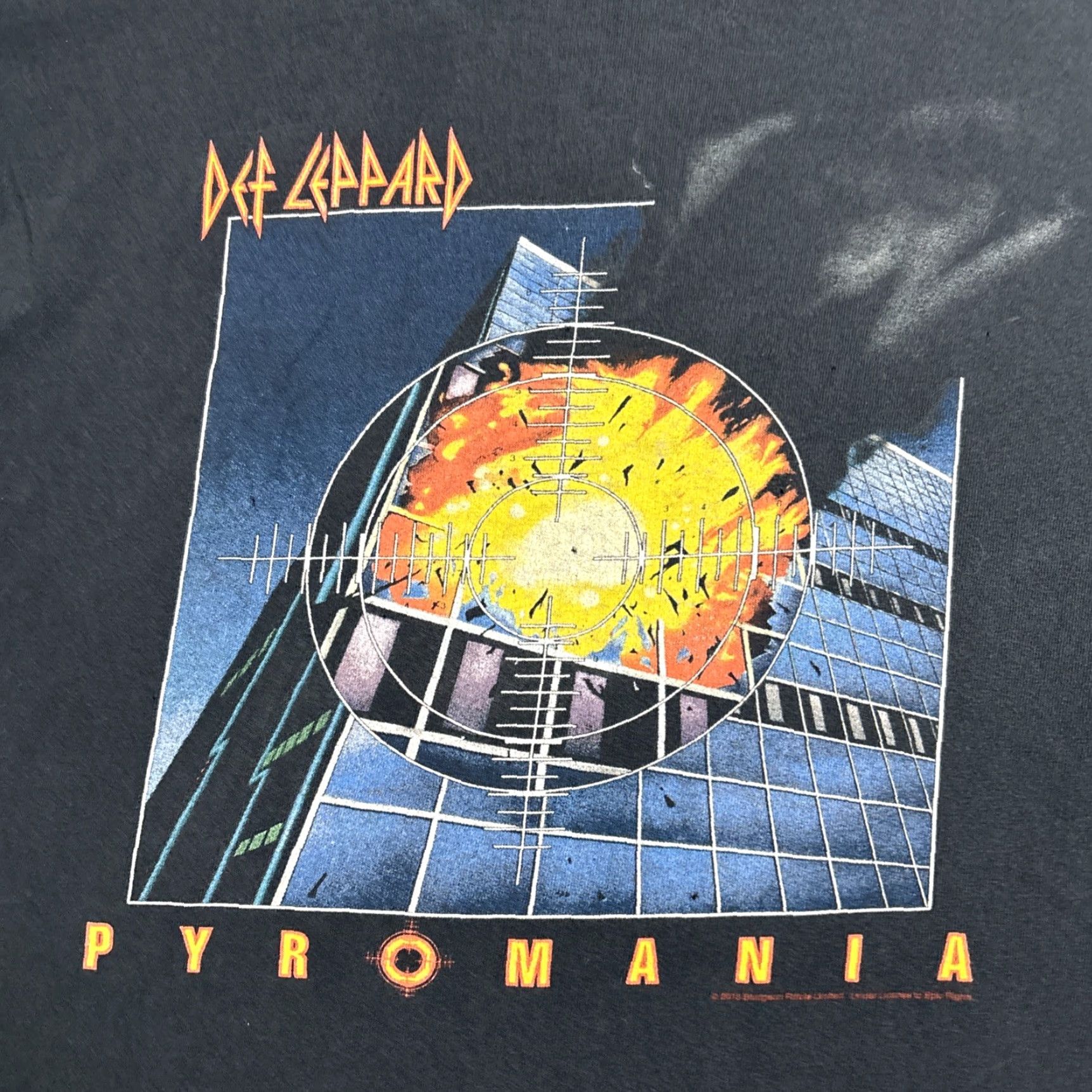 Gildan Gildan T Shirt Men L Black Def Leppard Pyromania 2015 Graphic Mens Size US L / EU 52-54 / 3 - 2 Thumbnail