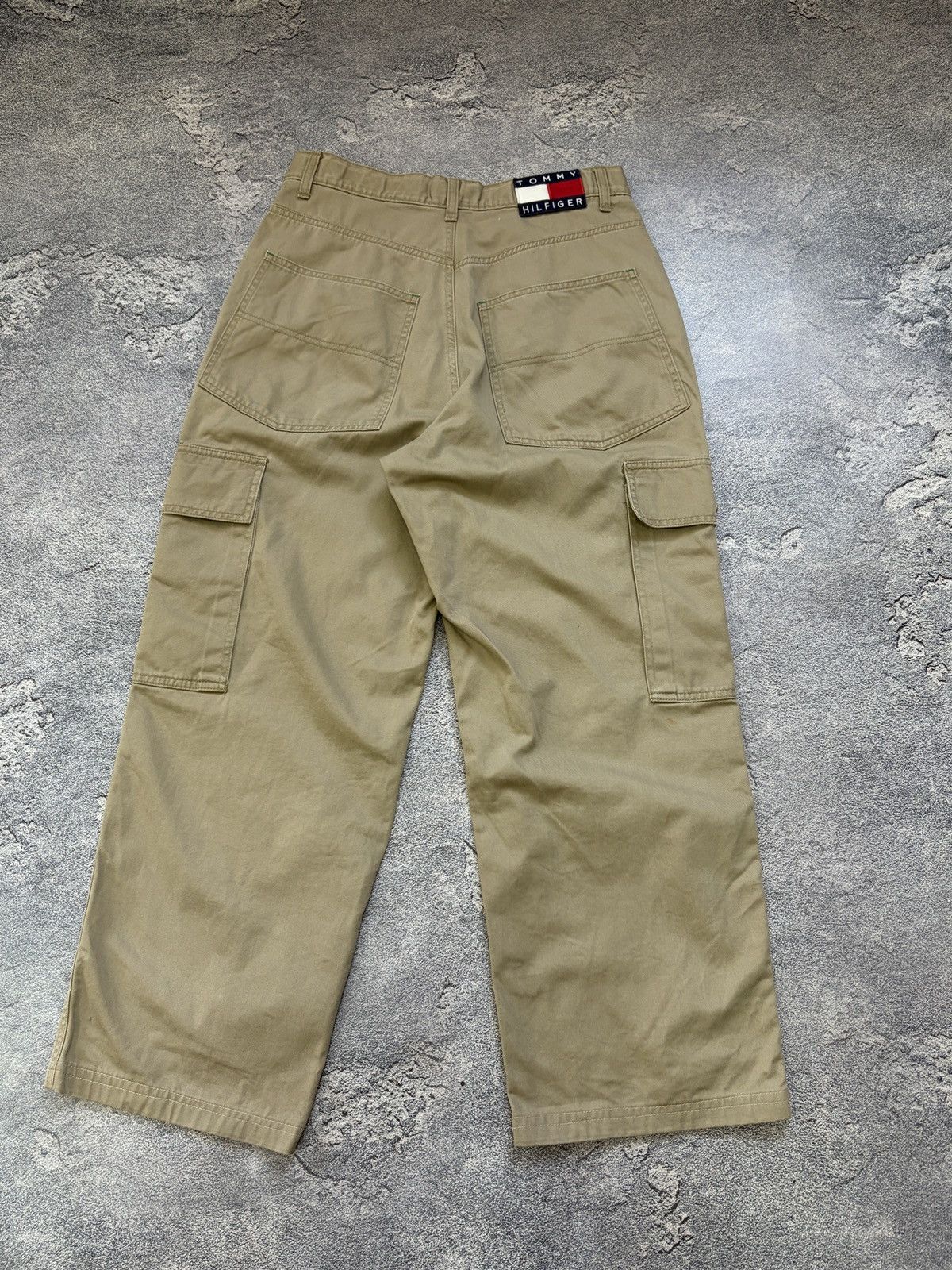 Tommy Hilfiger Vintage 1999 Tommy Hilfiger Cargo Pants Khaki Baggy 31/34 Size US 31 - 2 Thumbnail