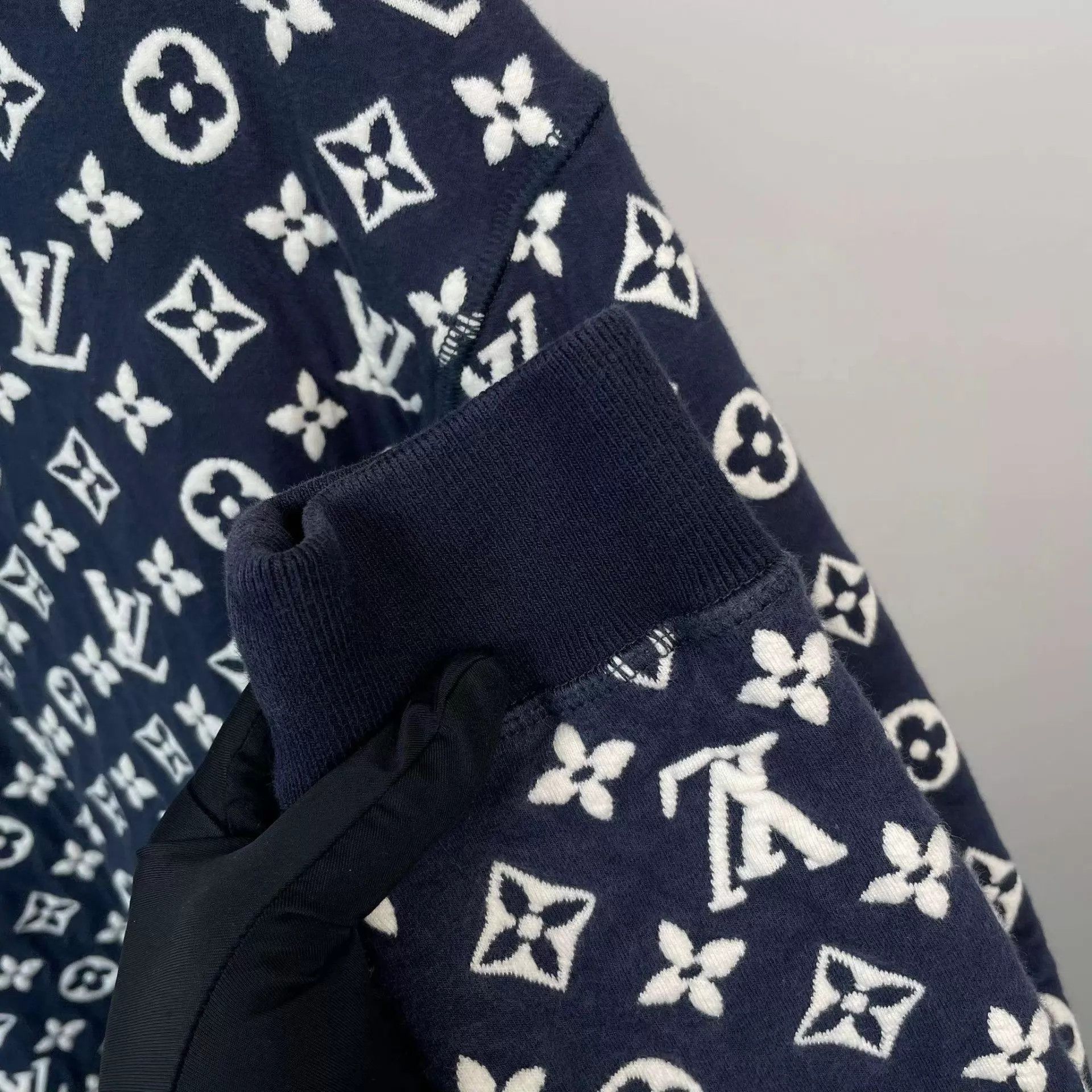 Louis Vuitton LV Cotton Sweatshirt Navy Blue Size S Size US S / EU 44-46 / 1 - 7 Thumbnail