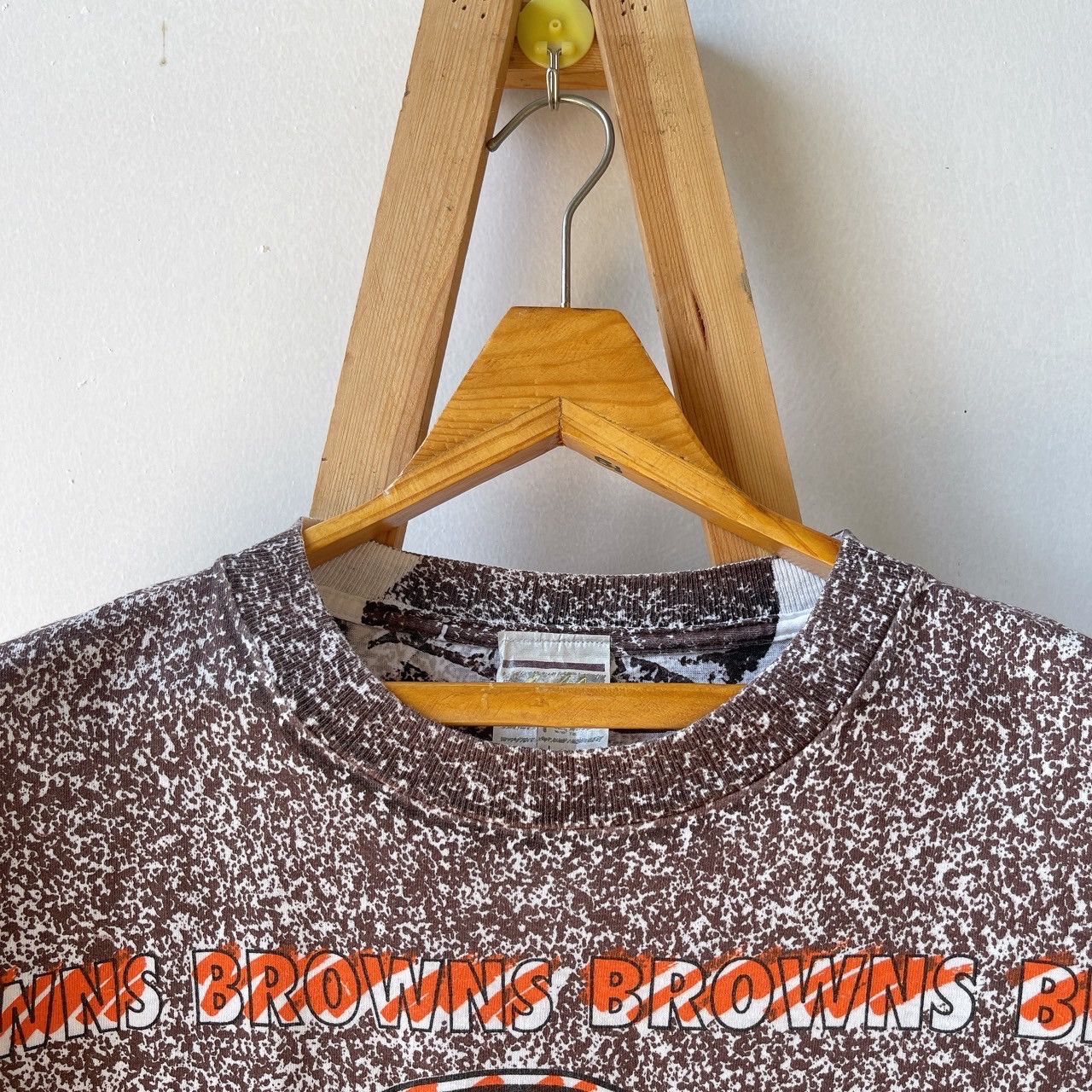 Vintage 90s Cleveland Brown NFL t-shirt/ L Size US L / EU 52-54 / 3 - 2 Thumbnail