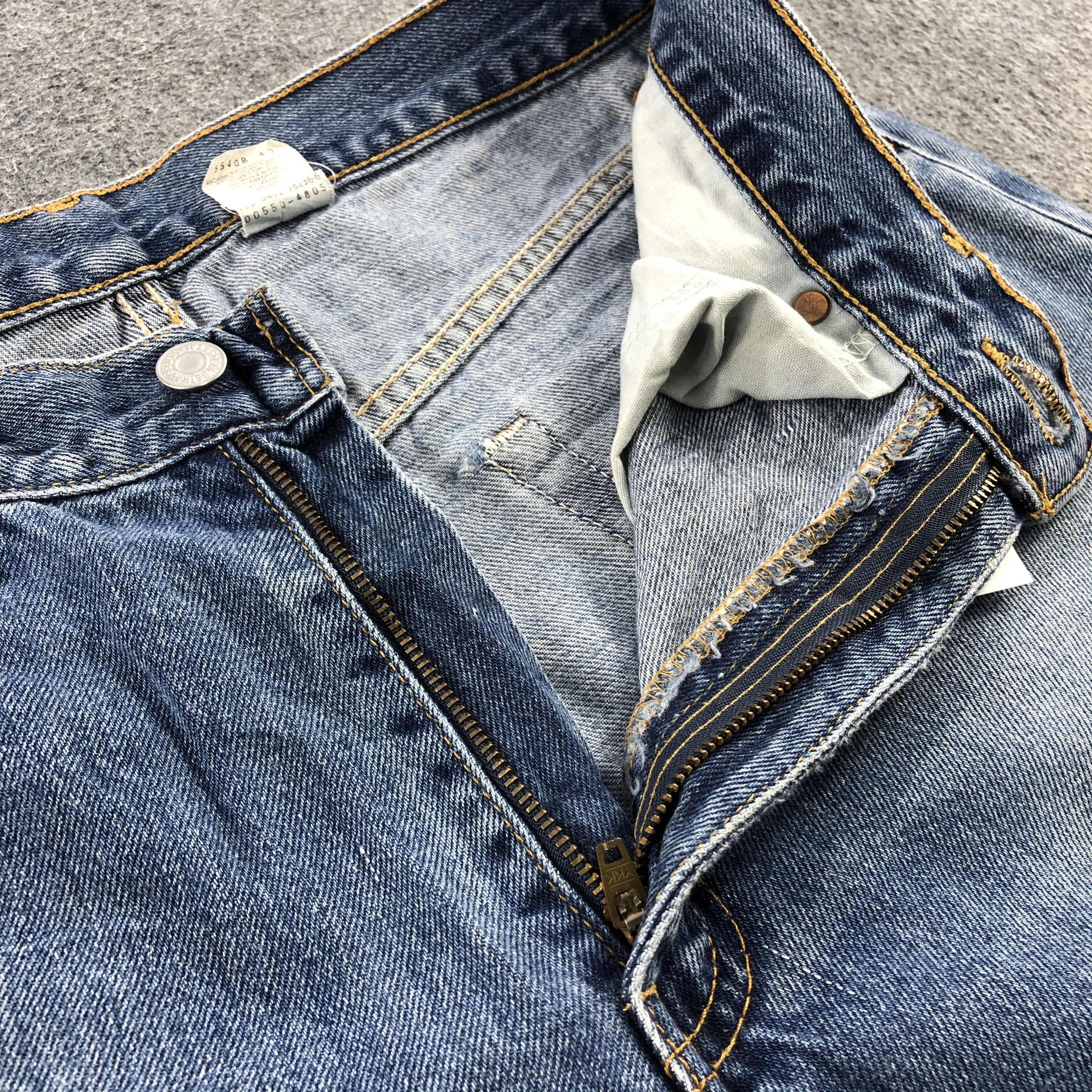 Levi's Vintage Levis 550 Jeans Faded Blue Stone Wash Denim-J990 Size US 32 / EU 48 - 8 Thumbnail