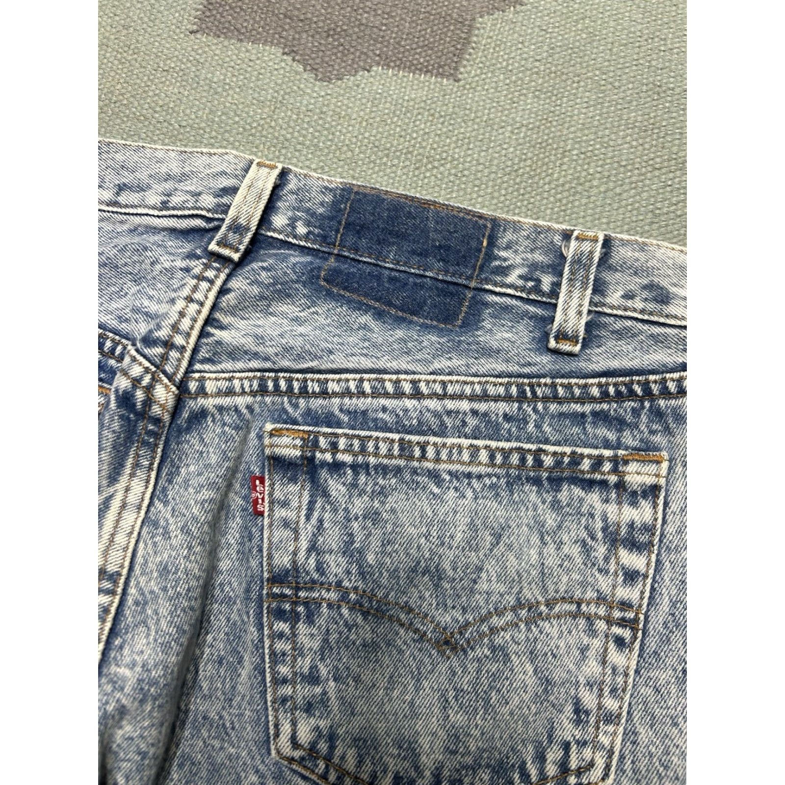Levi's VINTAGE Levi’s 501 Jeans USA 80s acid stone wash button fly straight leg 32x29 Beige Mens Regular Jeans Size US 32 / EU 48 - 4 Thumbnail