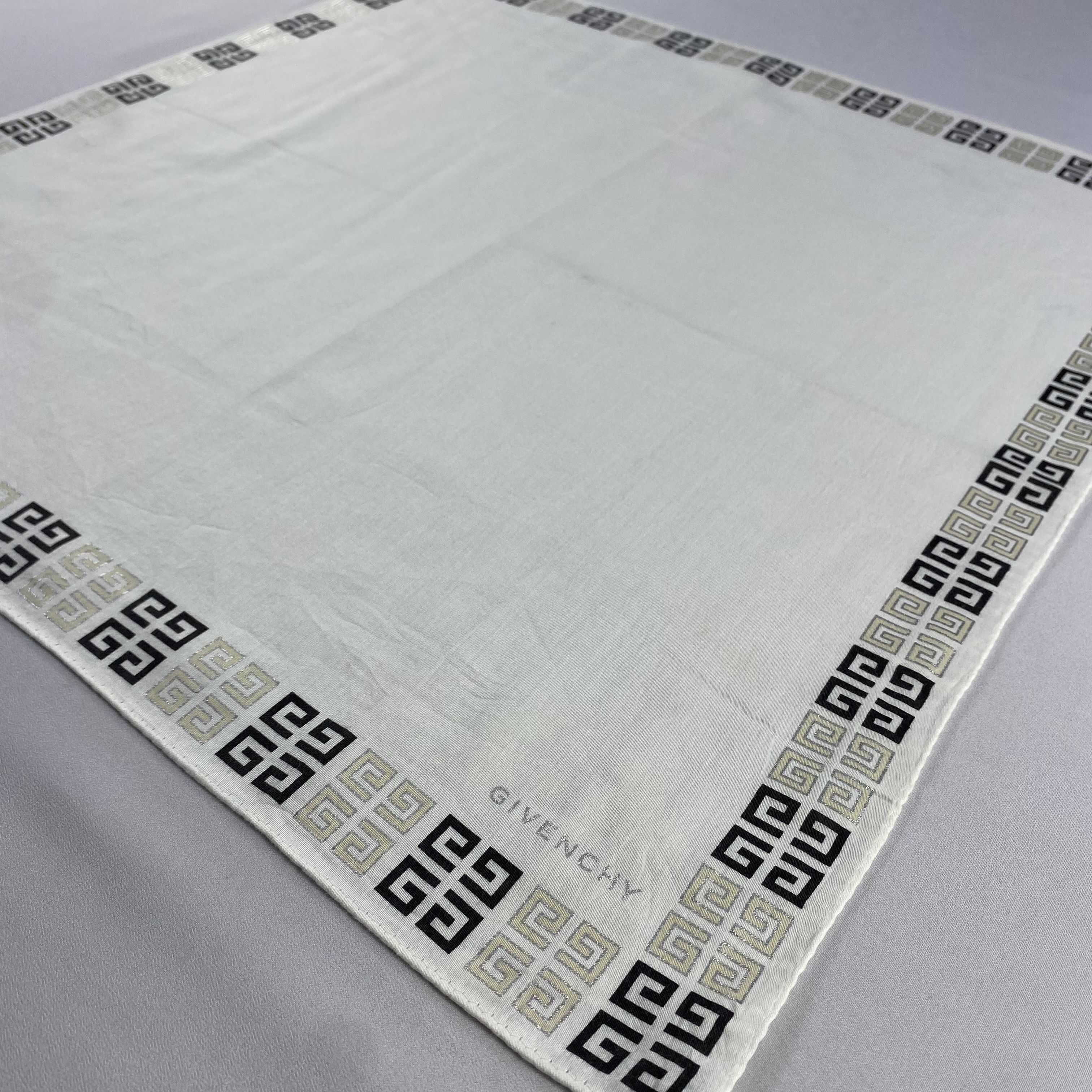 Vintage Givenchy Bandana/ Handkerchief / Neckerchief-P1462 Size ONE SIZE - 2 Thumbnail