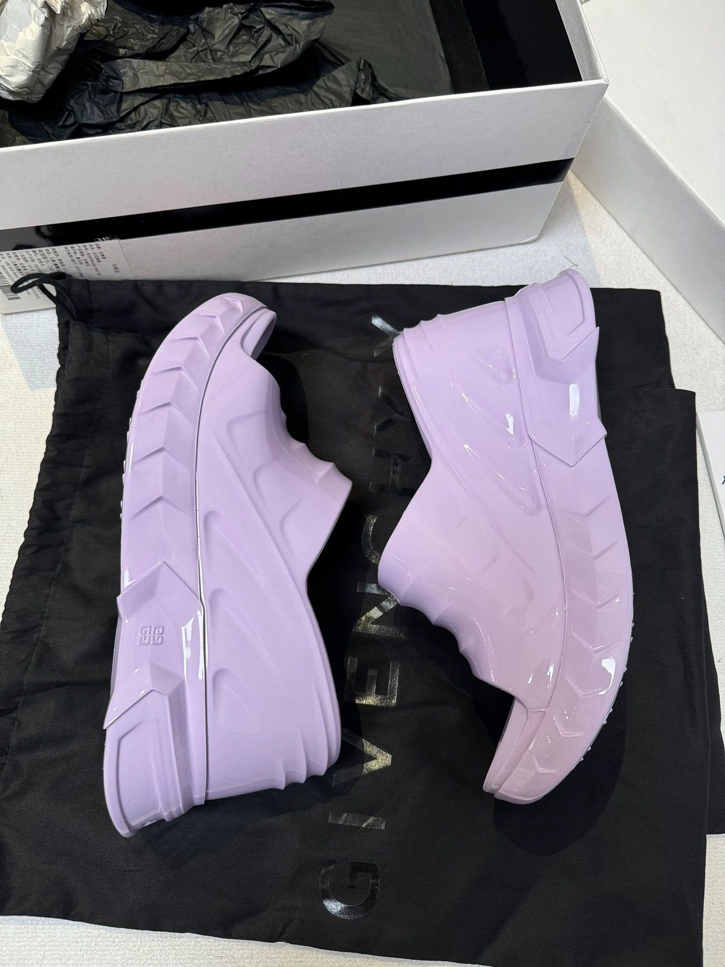 Givenchy Givenchy Marshmallow Lilac 38 Slides Size US 7.5 / IT 37.5 - 7 Thumbnail