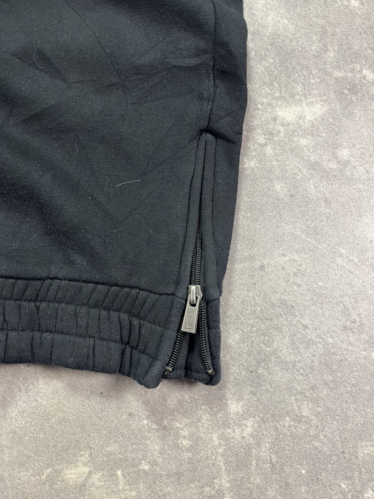 Karl Kani Karl Kani Vintage Embroidered Printed Baggy Sweatpants L Size US 34 / EU 50 - 8 Thumbnail