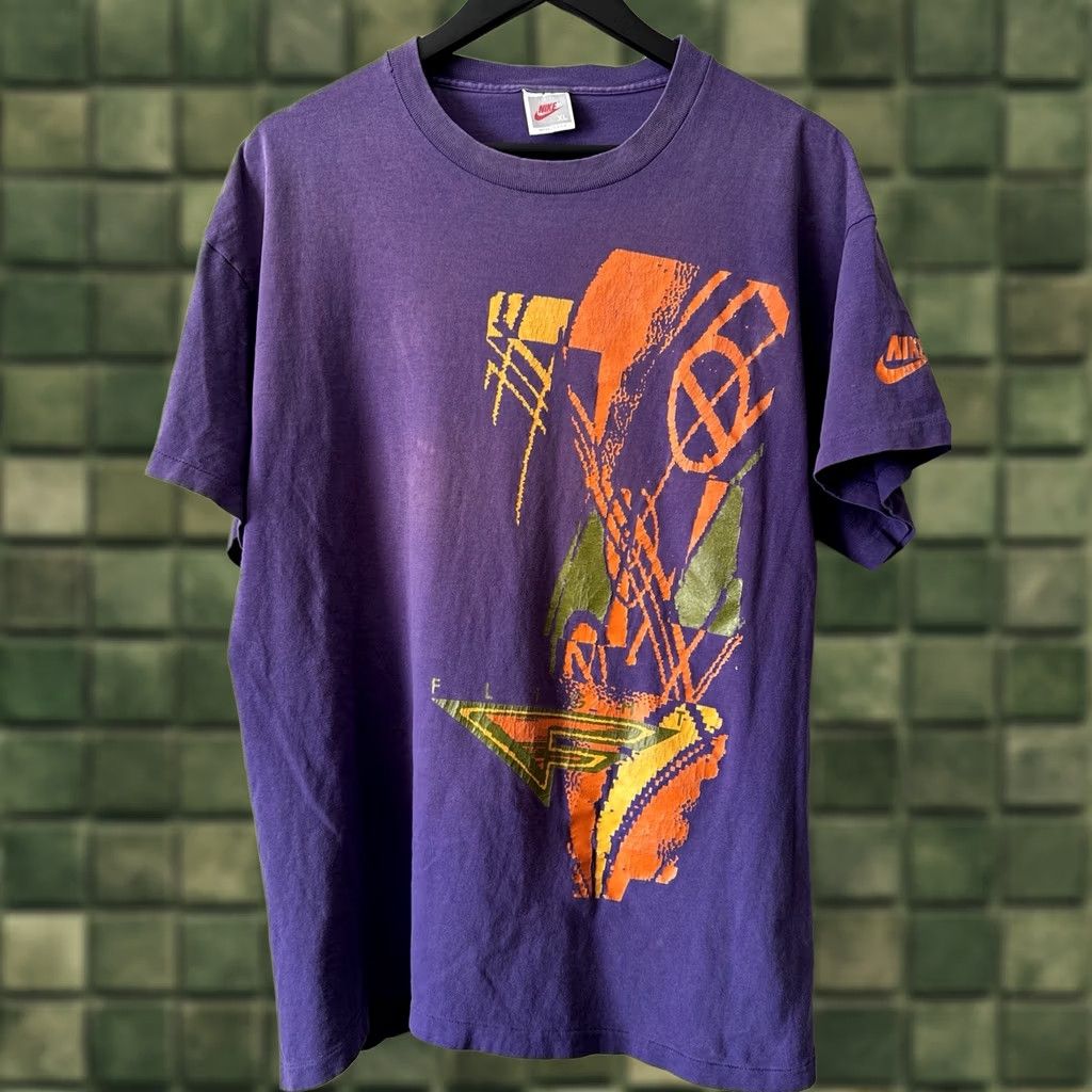 Nike VINTAGE Nike Basketball Graphic T Shirt USA Purple Single Stitch XL 90s Mens Size US XL / EU 56 / 4 - 1 Thumbnail